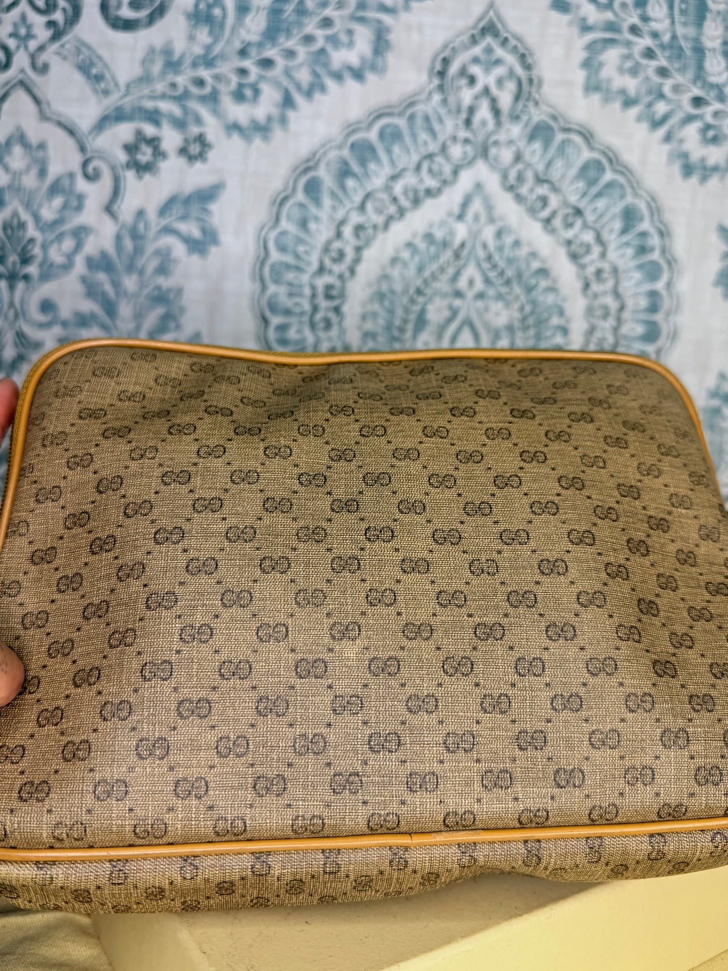 Micro Gucci Pouch