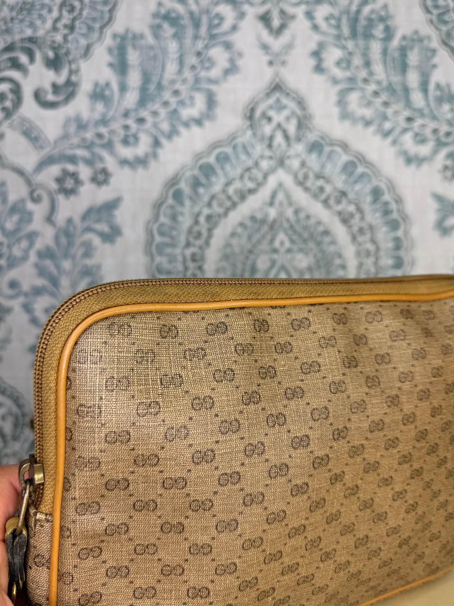 Micro Gucci Pouch