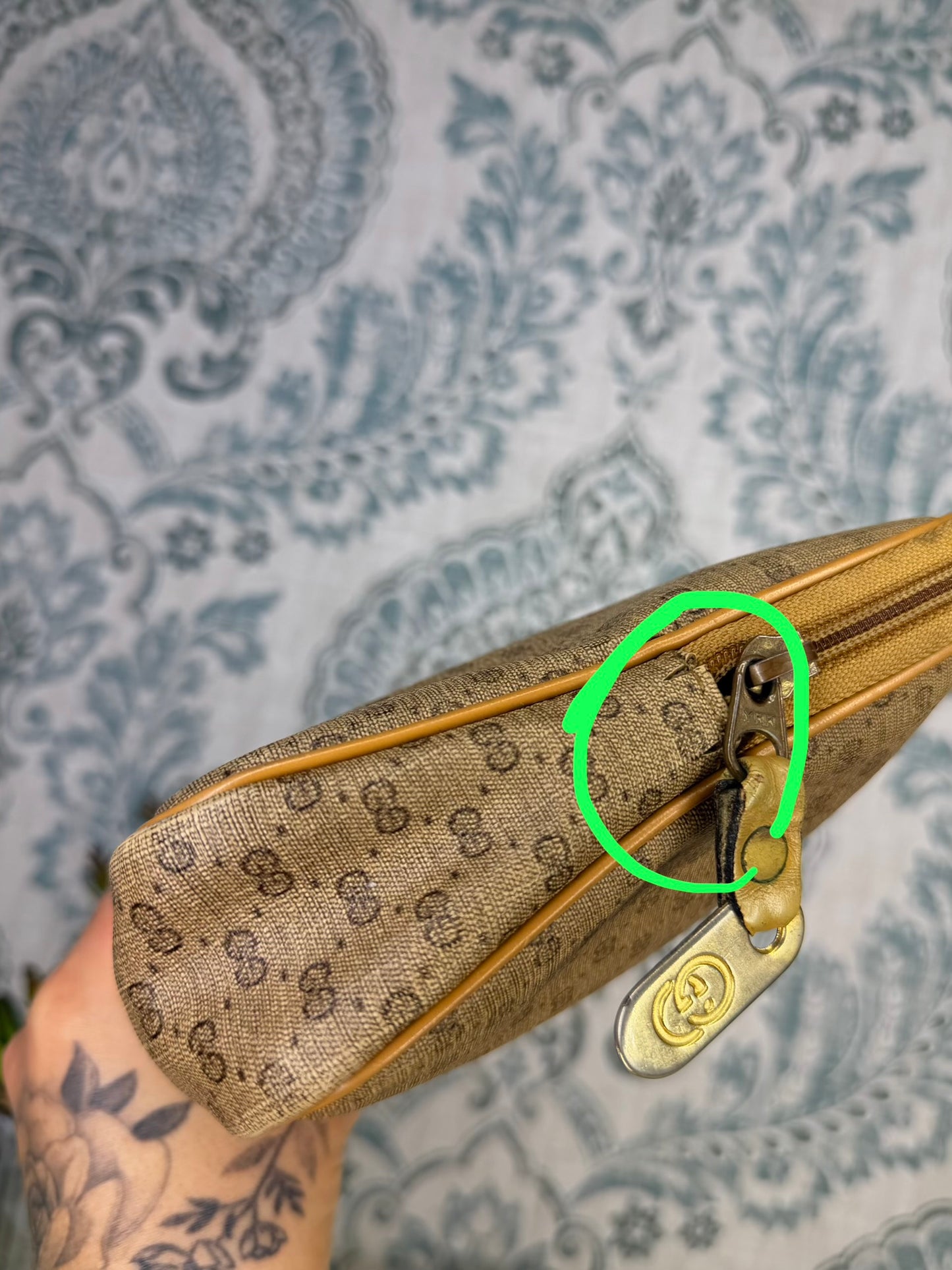 Micro Gucci Pouch