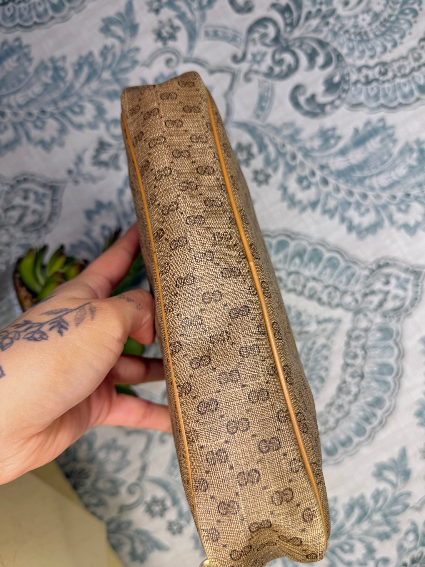 Micro Gucci Pouch