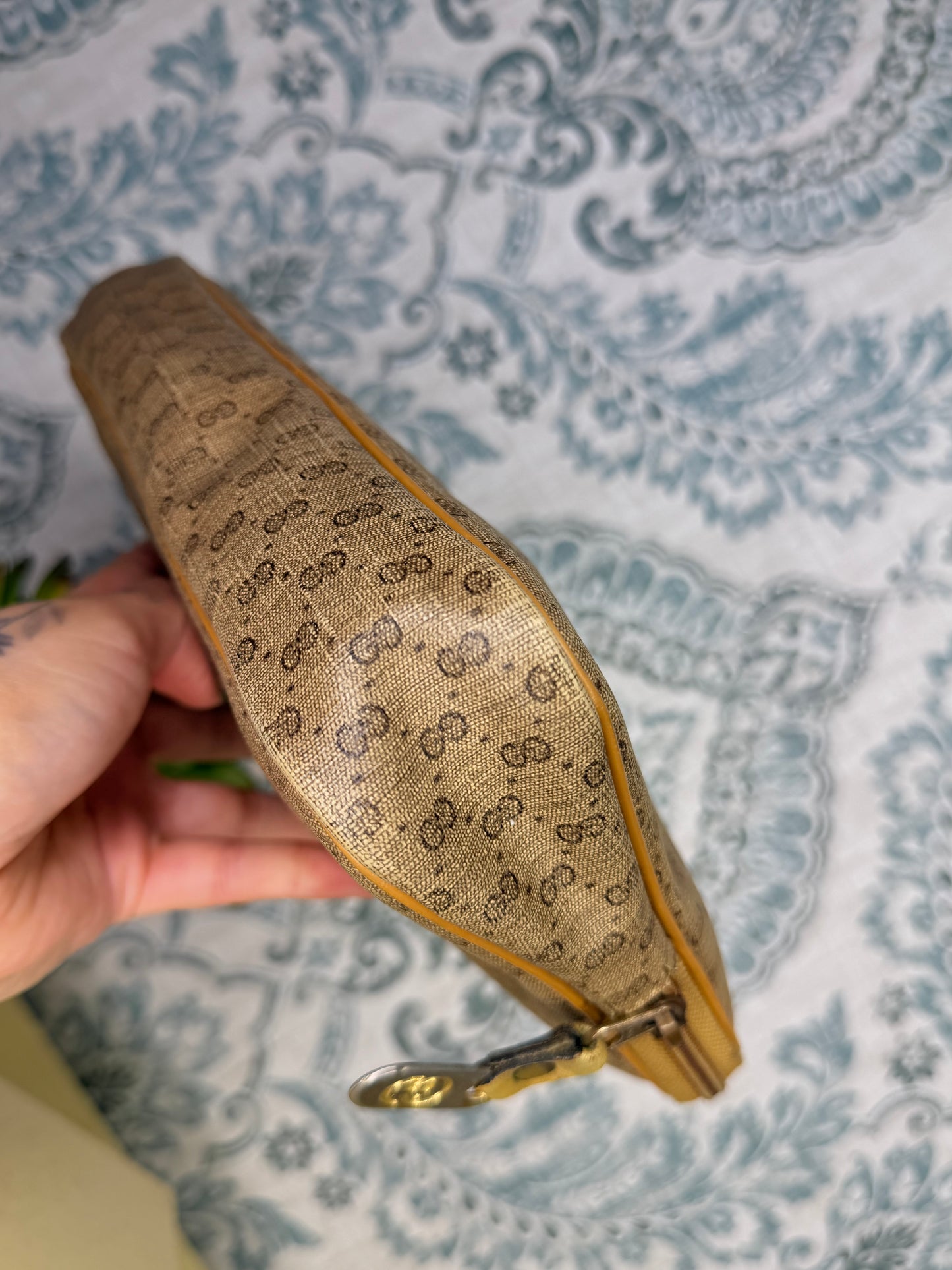 Micro Gucci Pouch