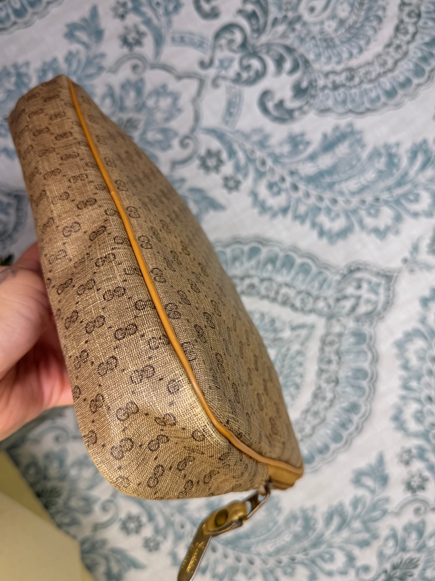 Micro Gucci Pouch