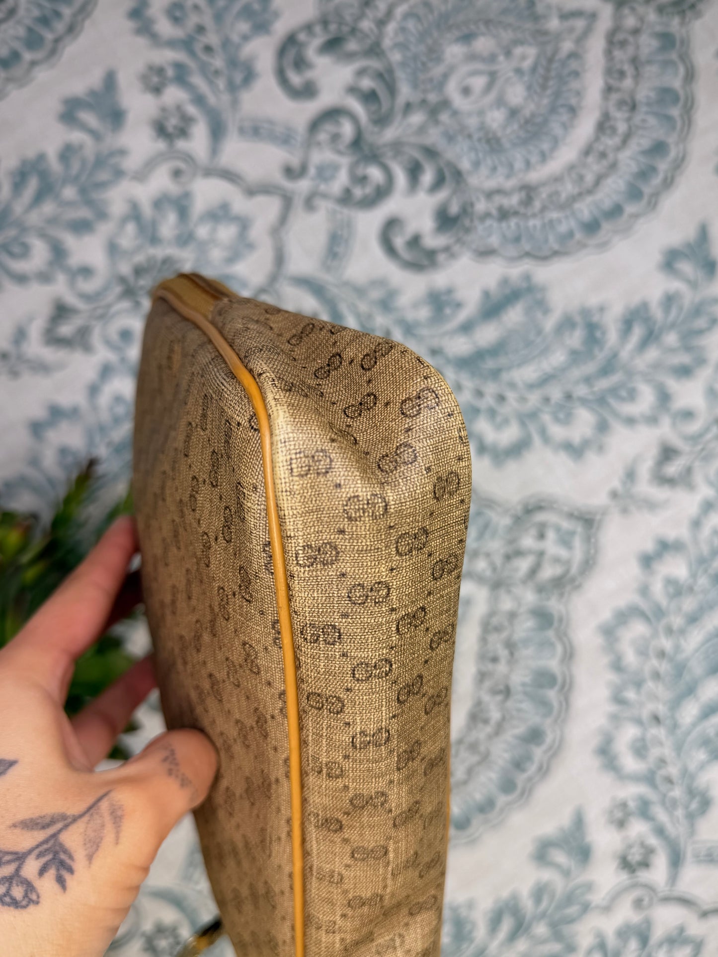 Micro Gucci Pouch
