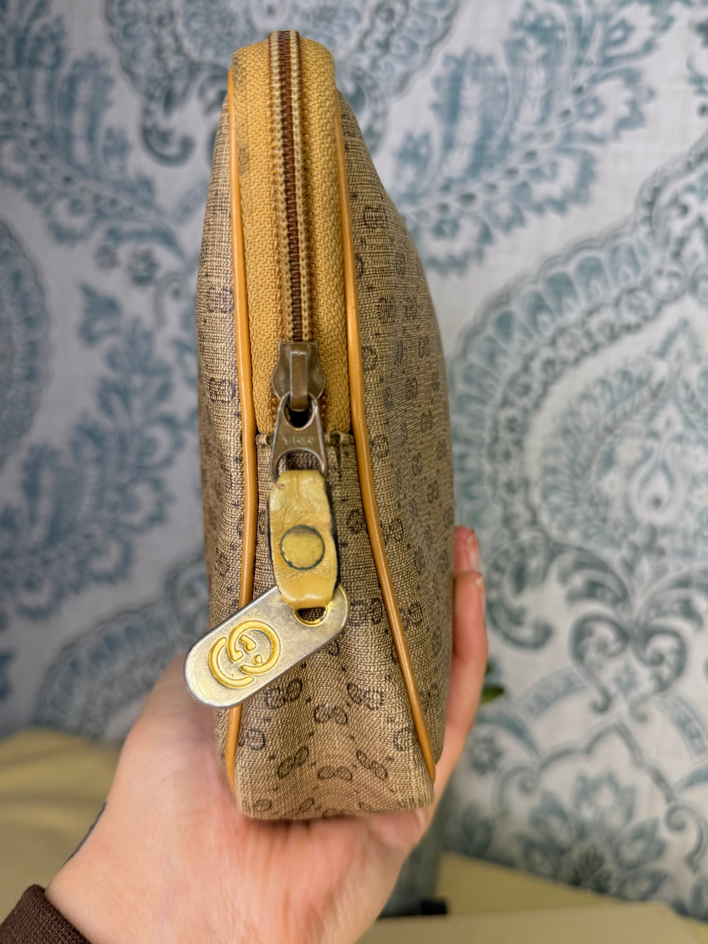 Micro Gucci Pouch