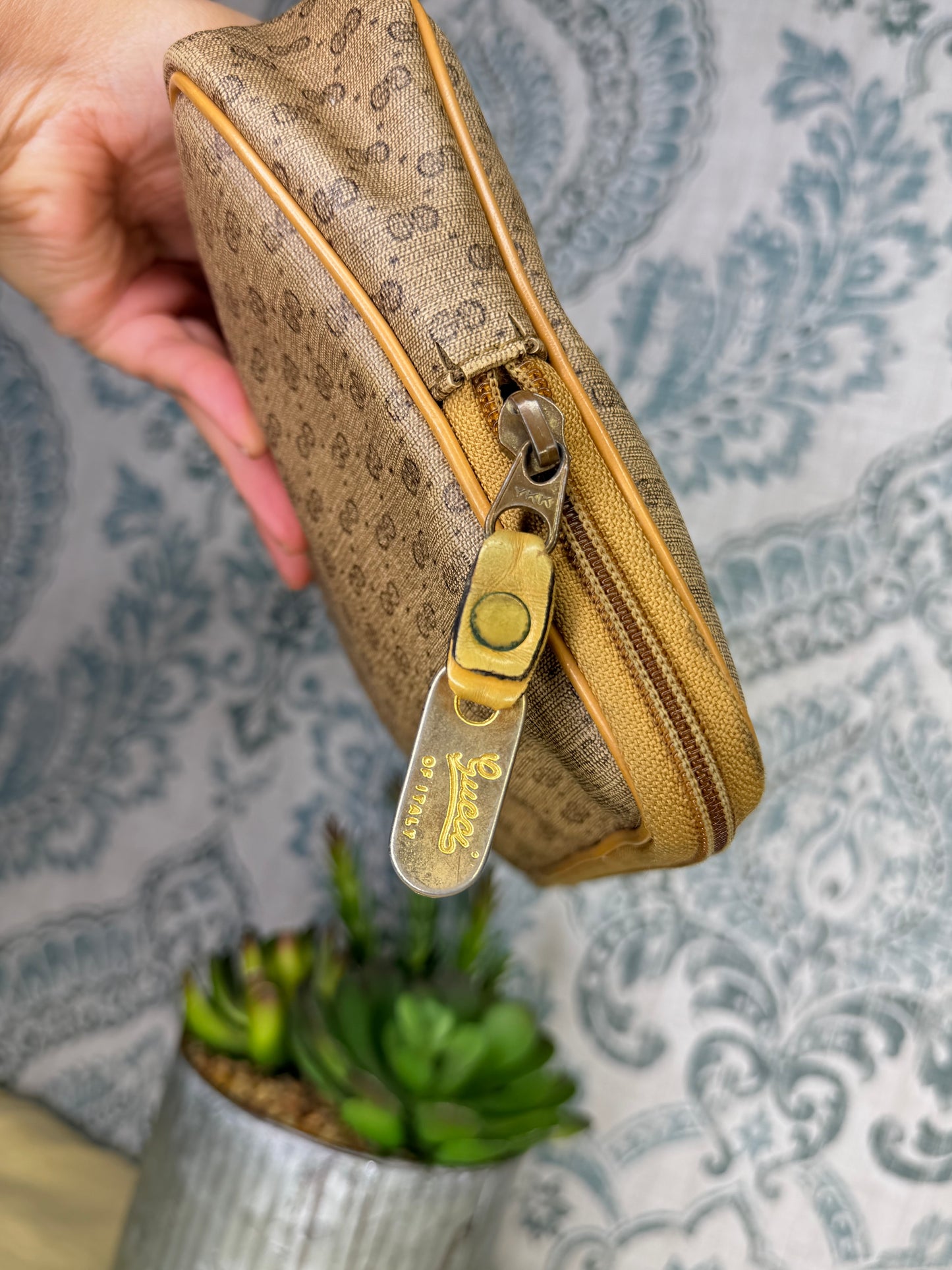 Micro Gucci Pouch