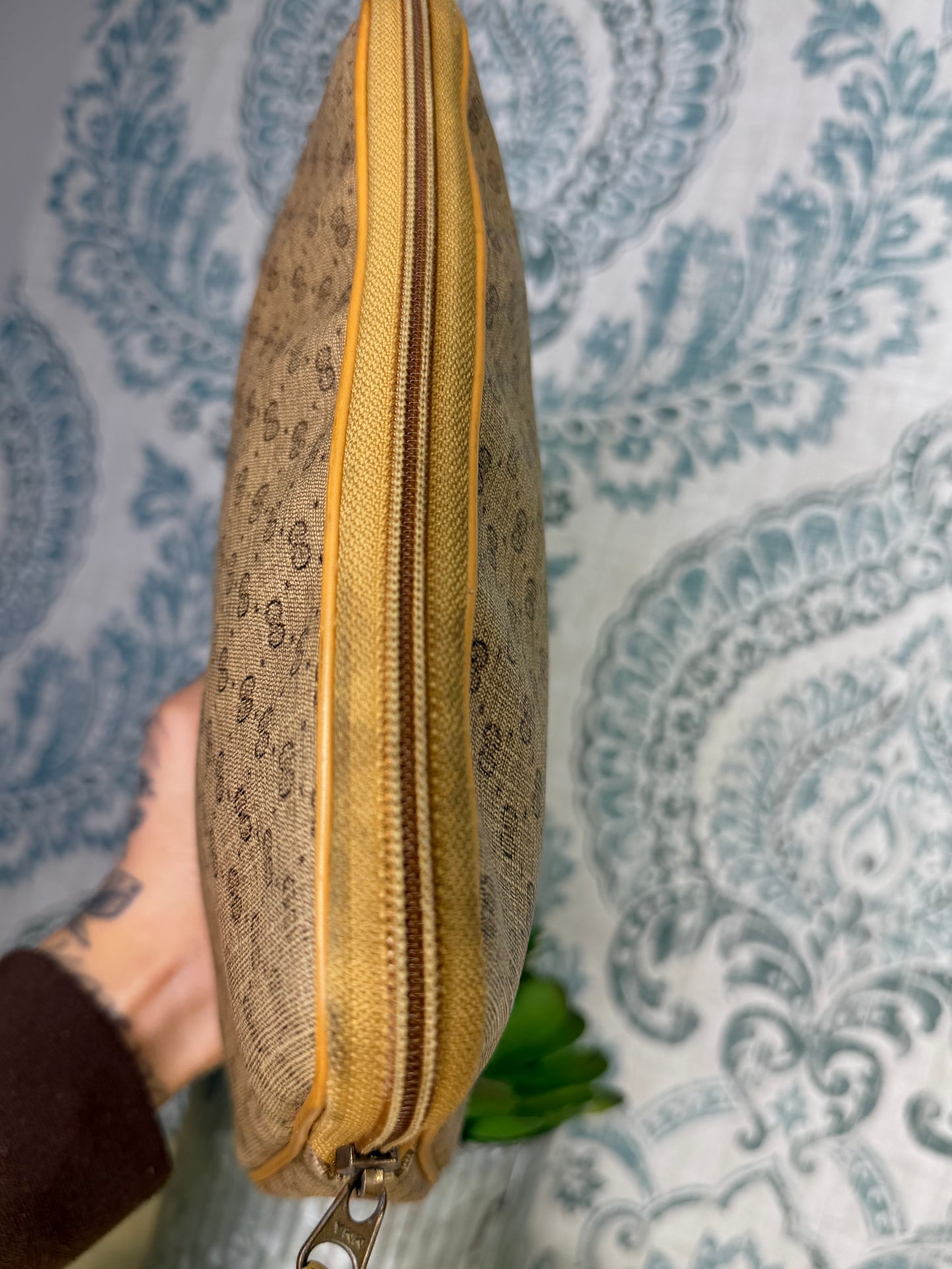 Micro Gucci Pouch