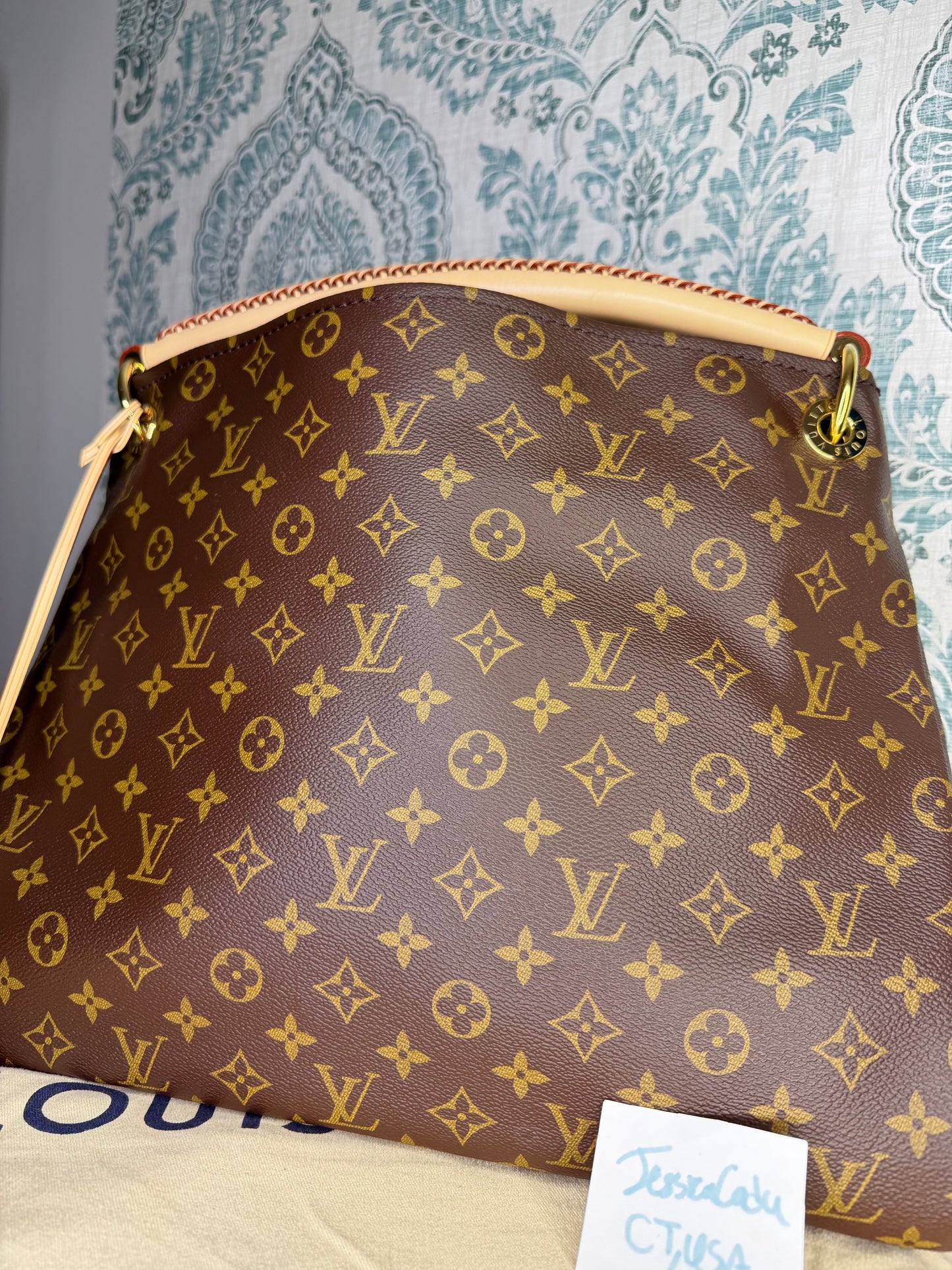 Louis Vuitton Artsy MM