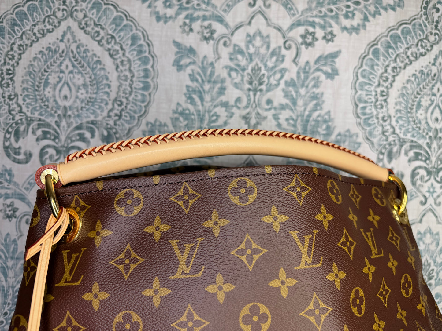 Louis Vuitton Artsy MM