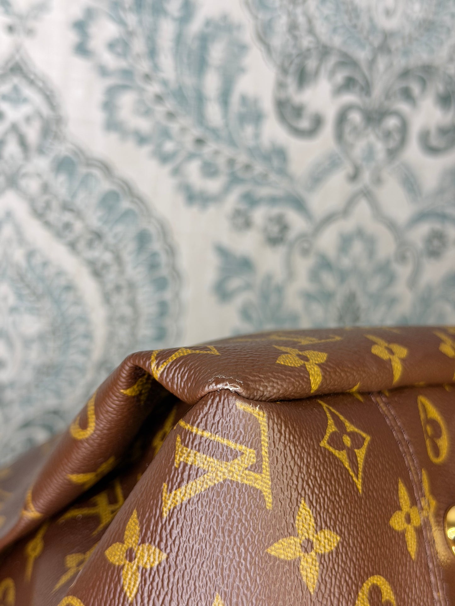 Louis Vuitton Artsy MM