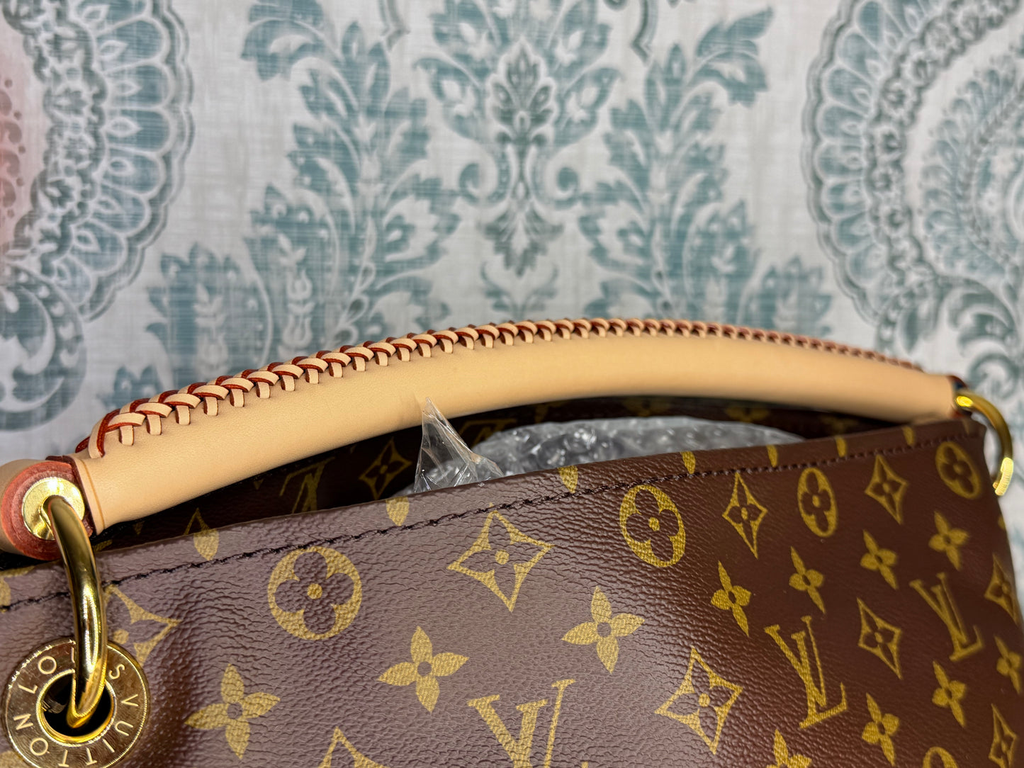 Louis Vuitton Artsy MM