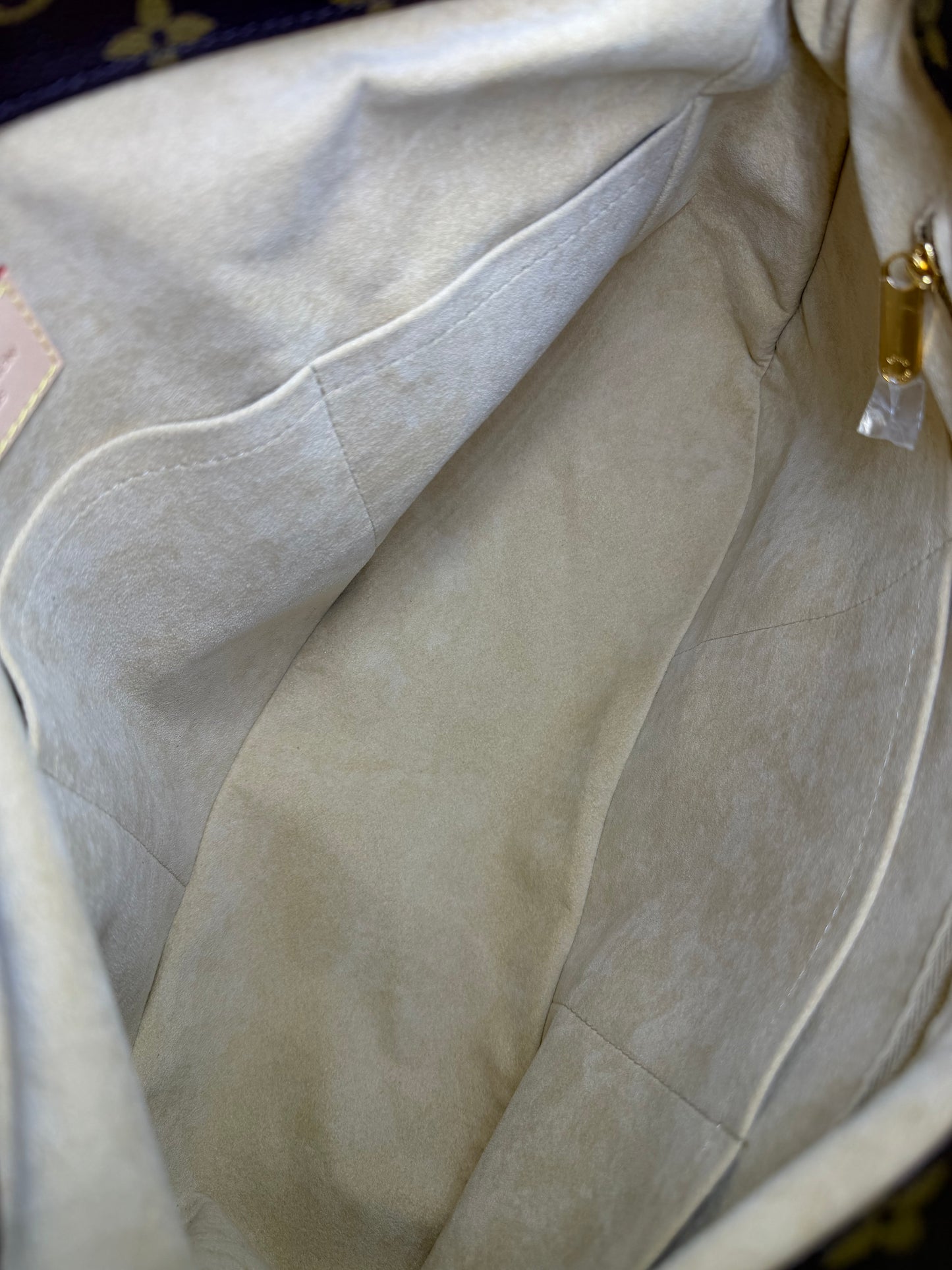 Louis Vuitton Artsy MM
