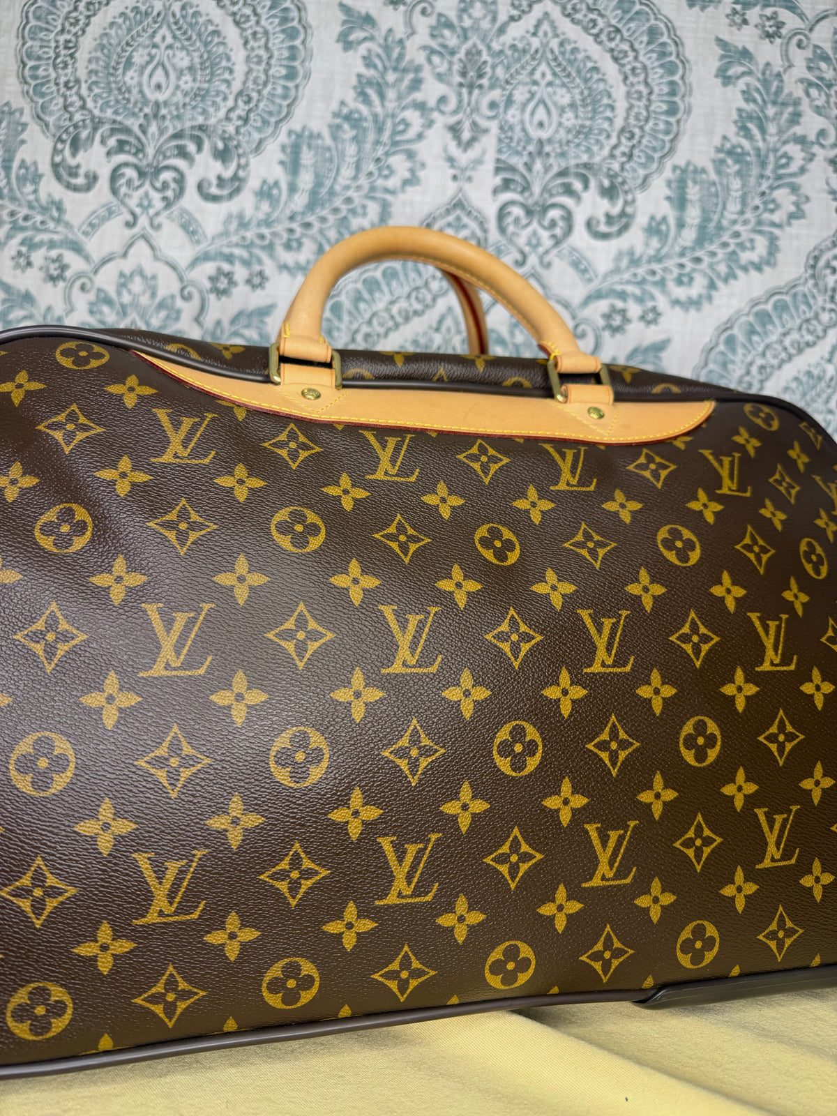 Louis Vuitton Eole 50 Rolling Suit Case