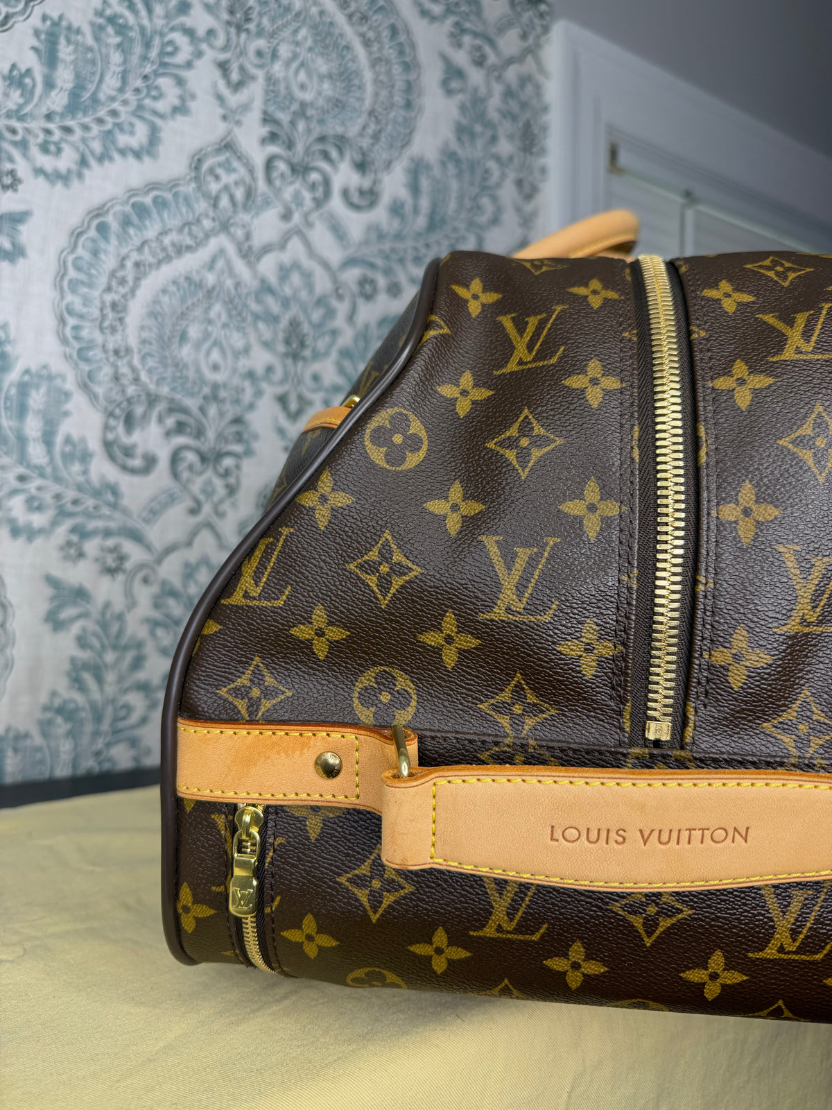 Louis Vuitton Eole 50 Rolling Suit Case