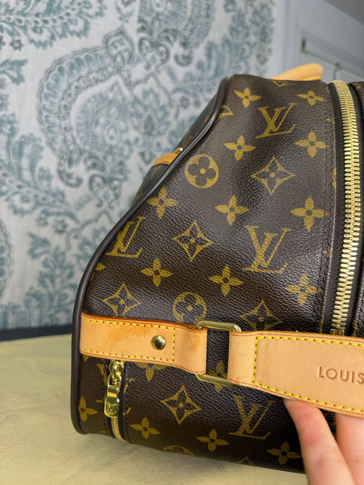 Louis Vuitton Eole 50 Rolling Suit Case