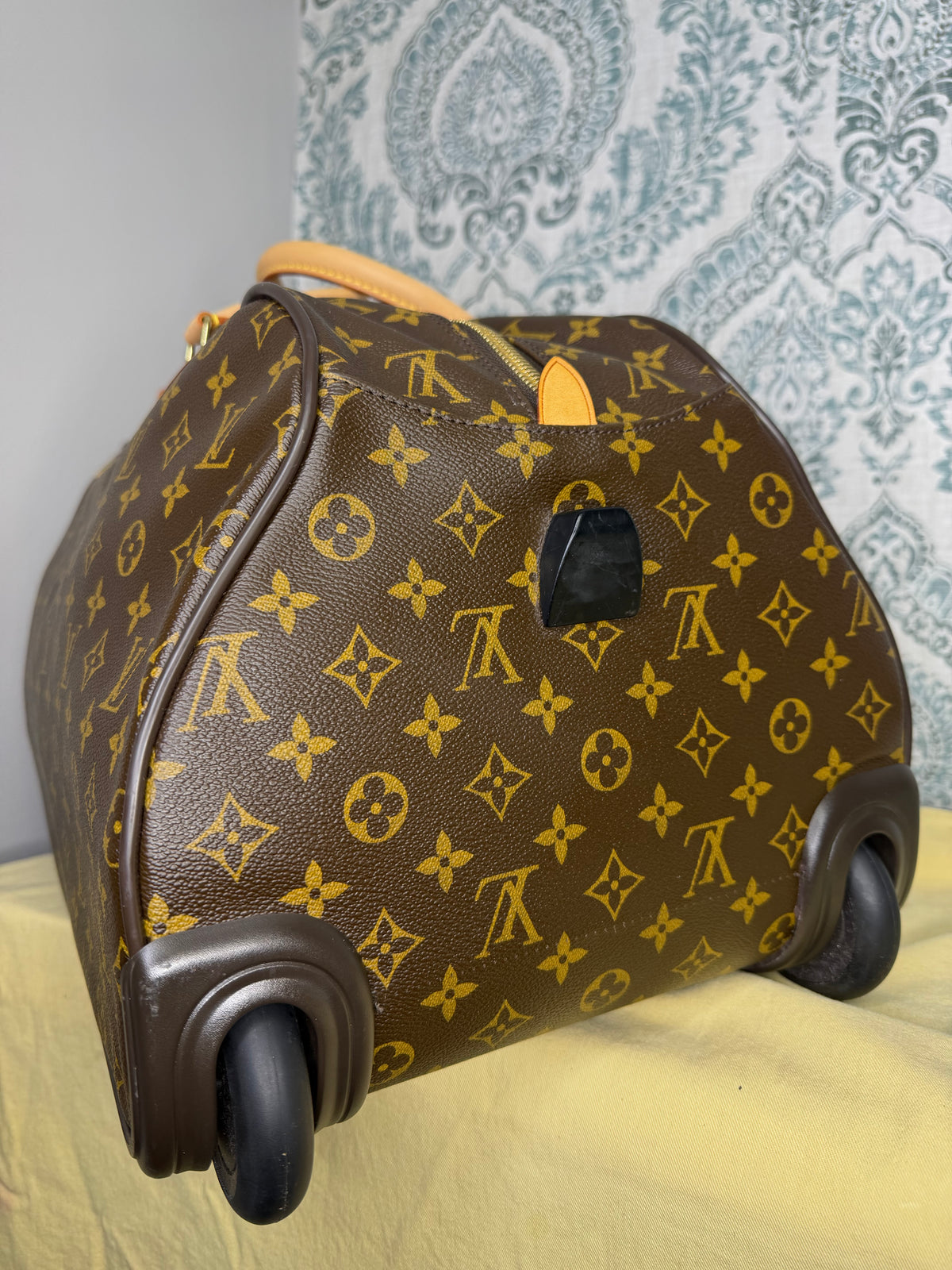 Louis Vuitton Eole 50 Rolling Suit Case