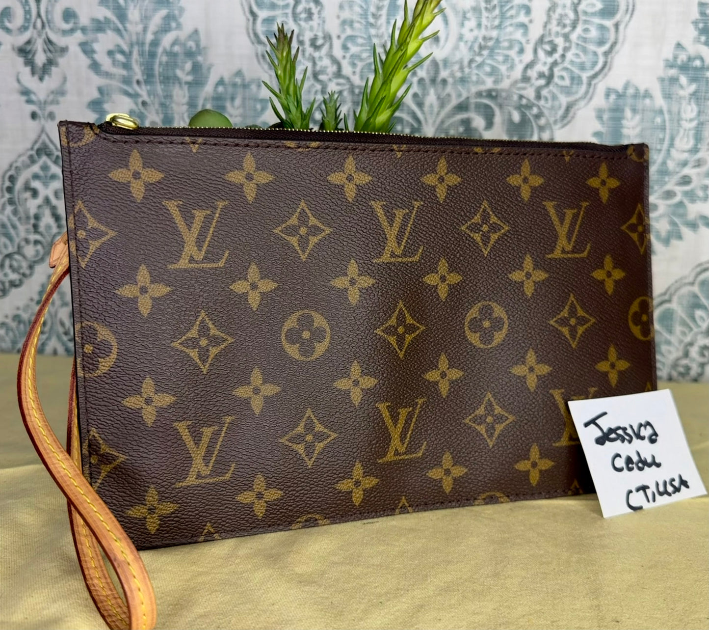 Louis Vuitton Neverfull Pouch Monogram