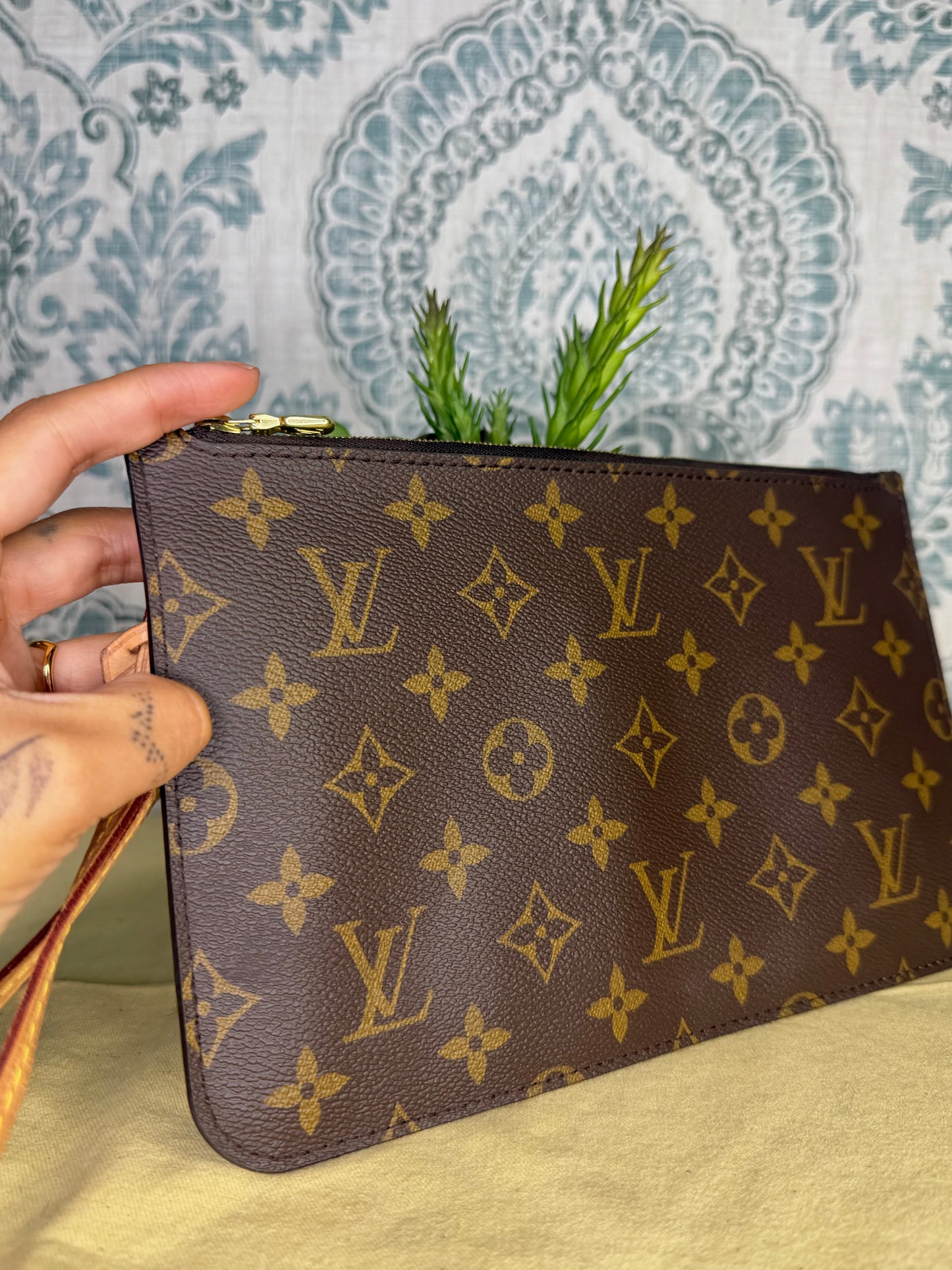 Louis Vuitton Neverfull Pouch Monogram