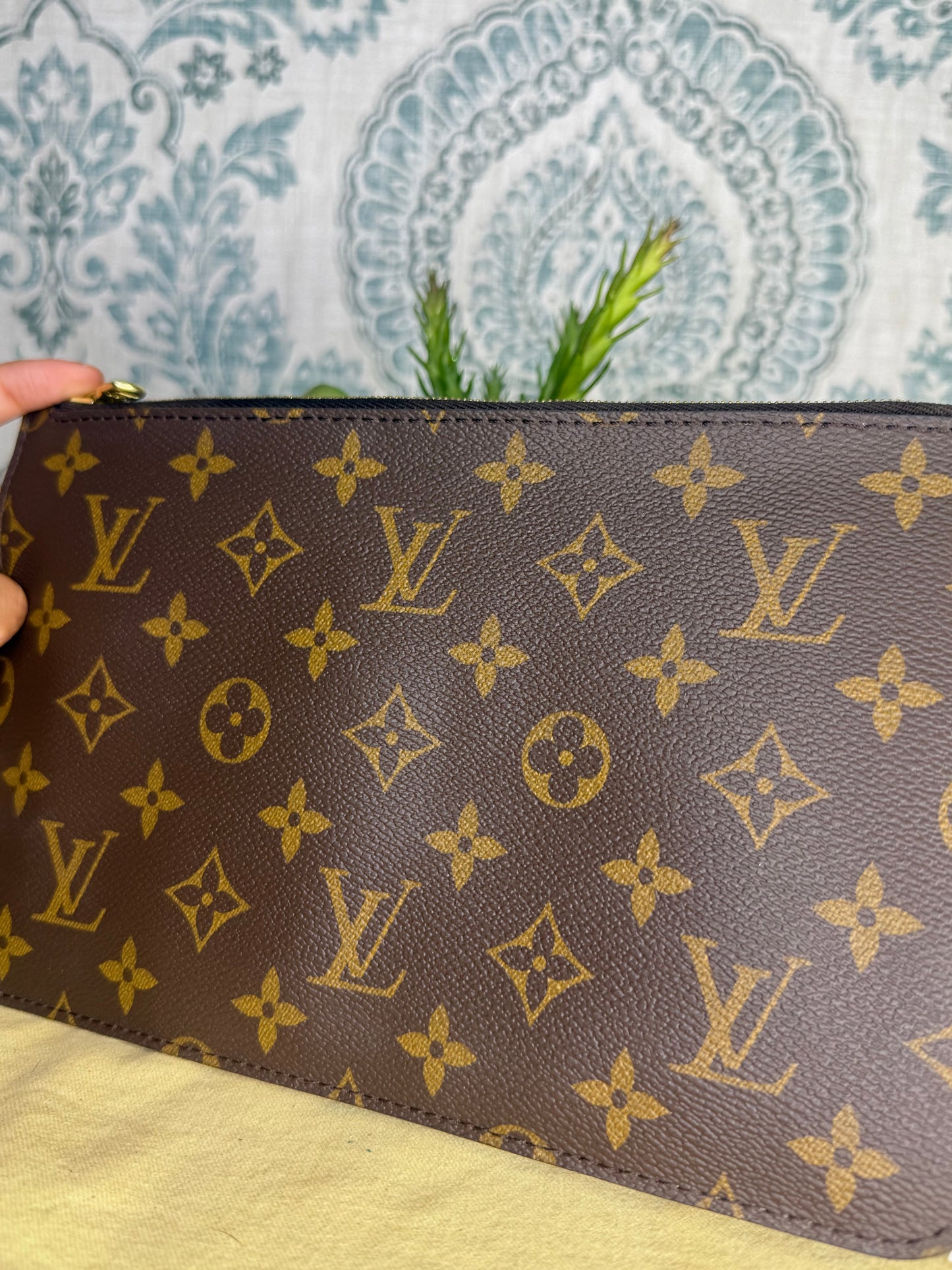 Louis Vuitton Neverfull Pouch Monogram