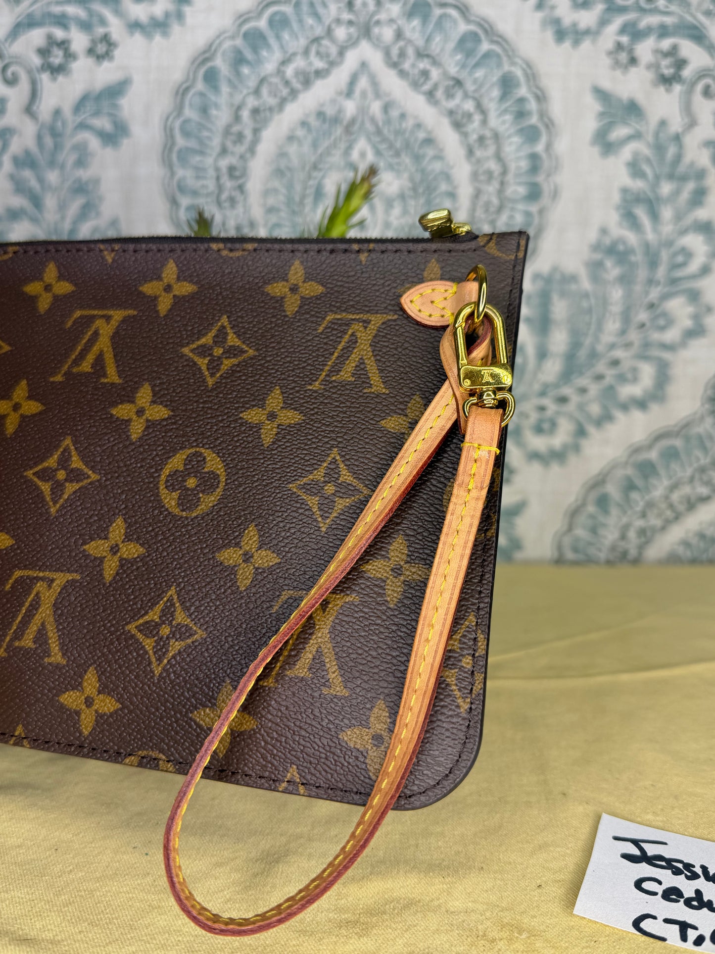 Louis Vuitton Neverfull Pouch Monogram
