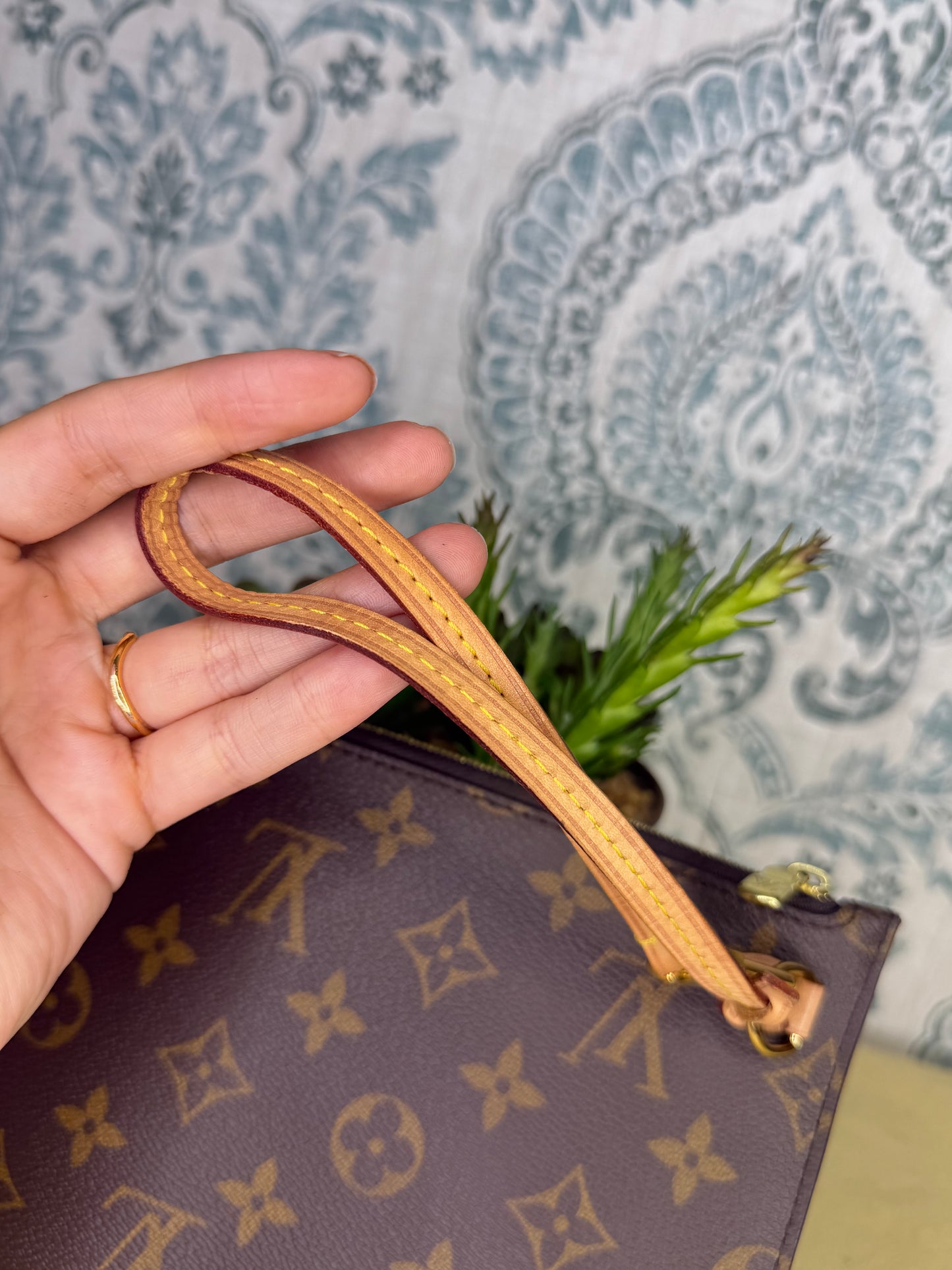 Louis Vuitton Neverfull Pouch Monogram