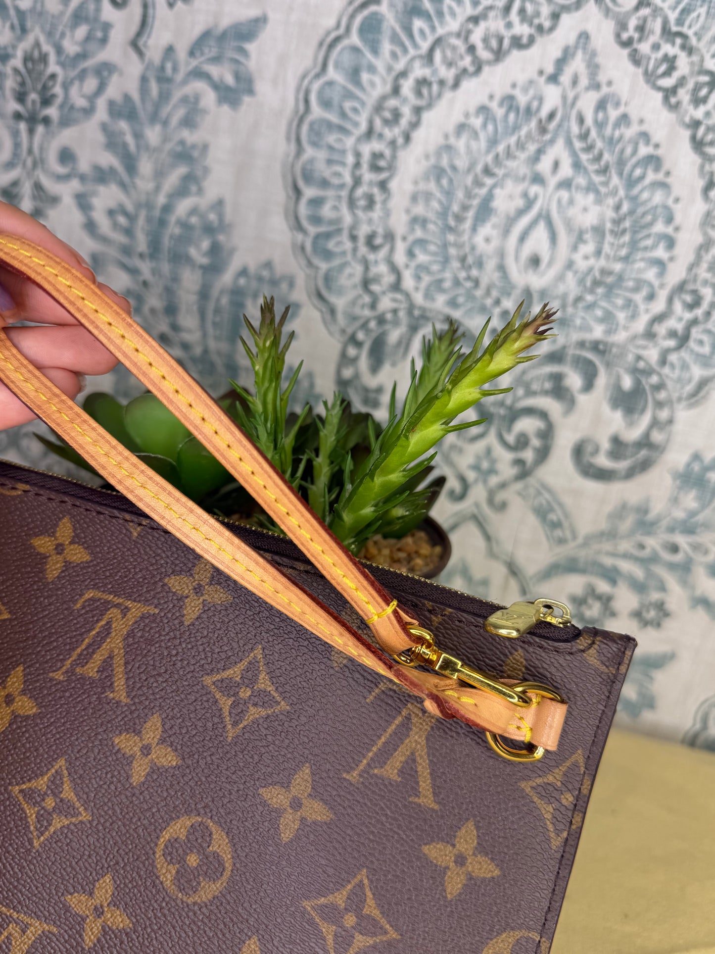 Louis Vuitton Neverfull Pouch Monogram