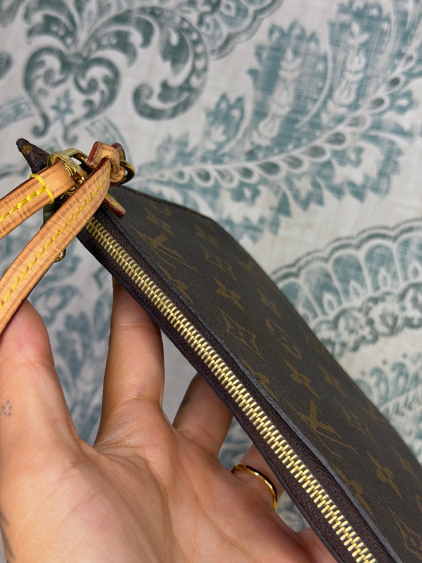 Louis Vuitton Neverfull Pouch Monogram