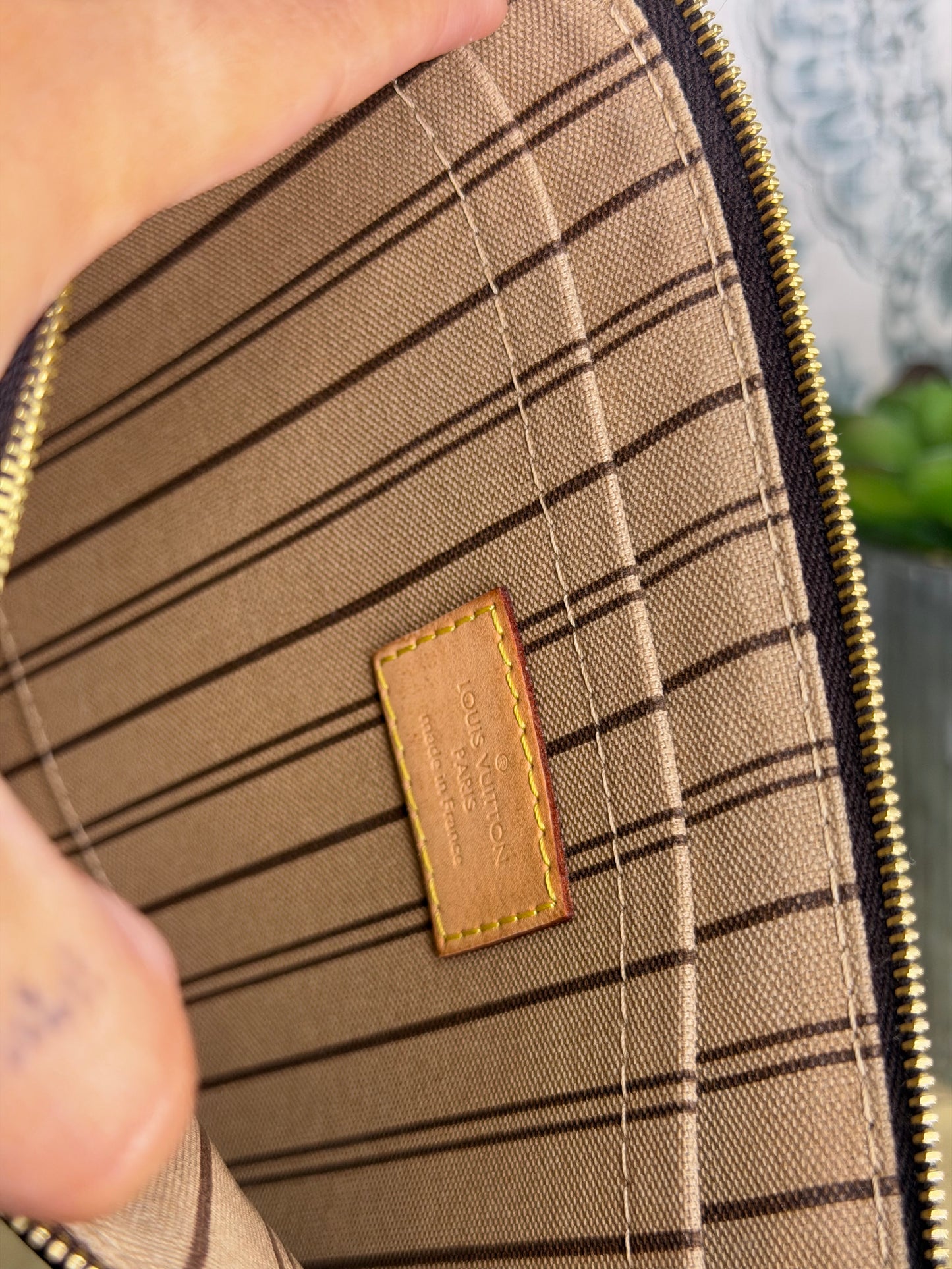 Louis Vuitton Neverfull Pouch Monogram
