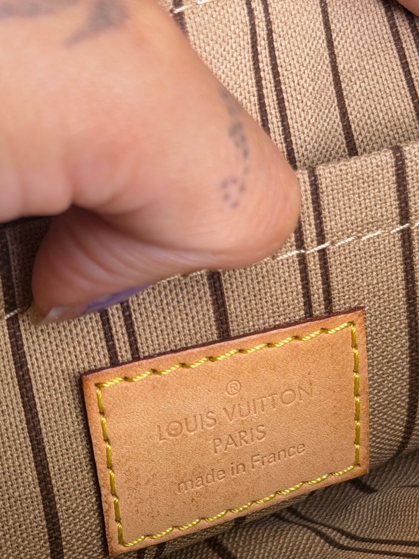 Louis Vuitton Neverfull Pouch Monogram