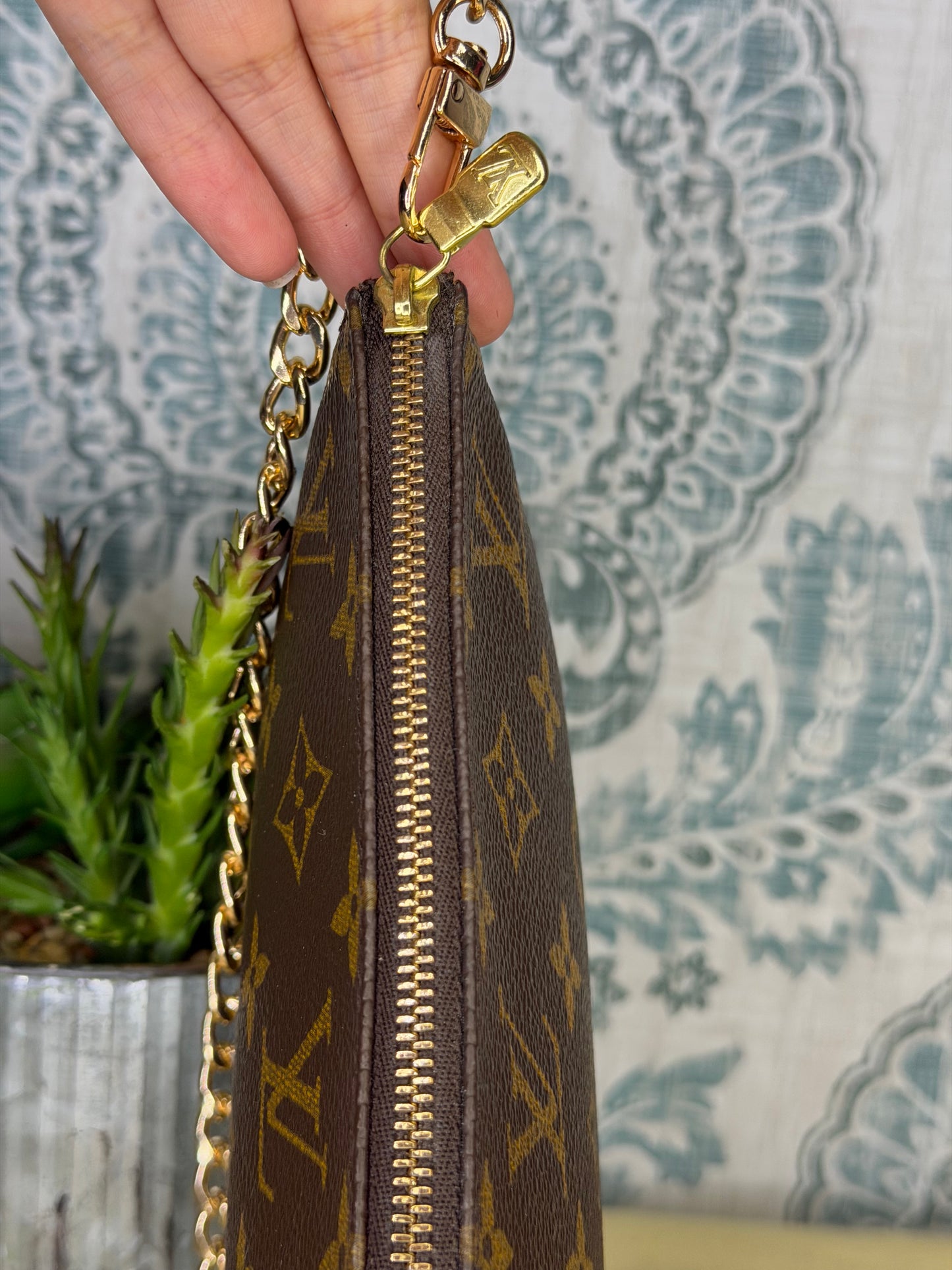 Louis Vuitton Pochette Accessories