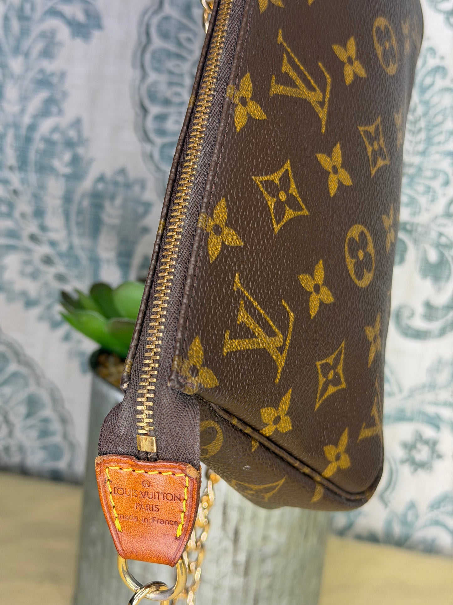 Louis Vuitton Pochette Accessories
