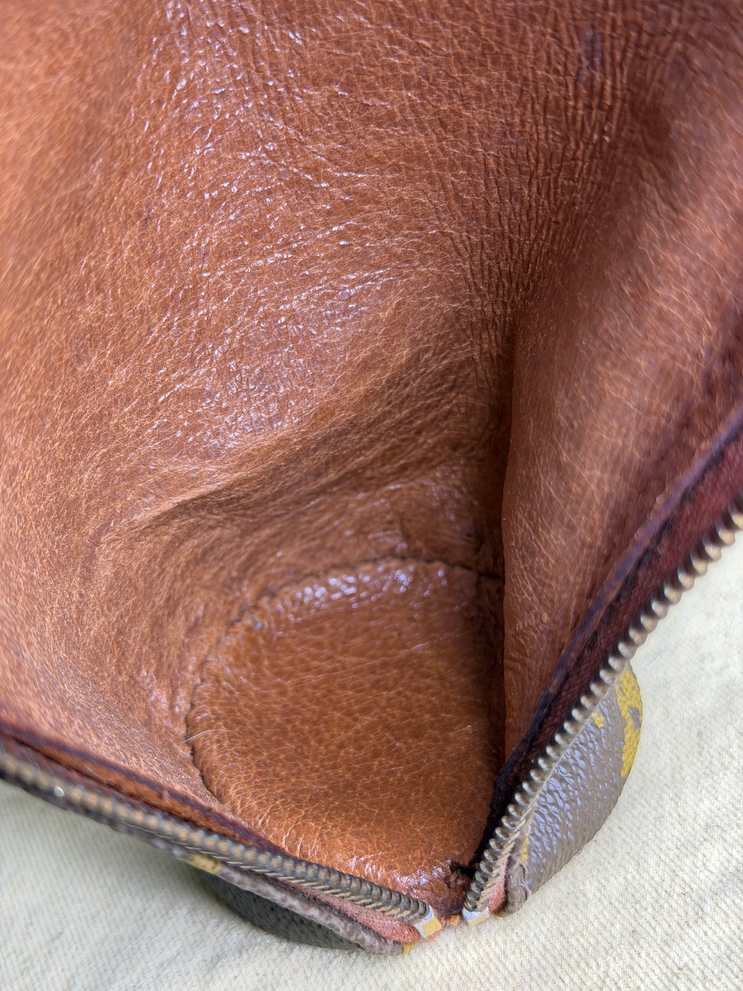 Louis Vuitton Vintage Trousse Ronde 20 #1