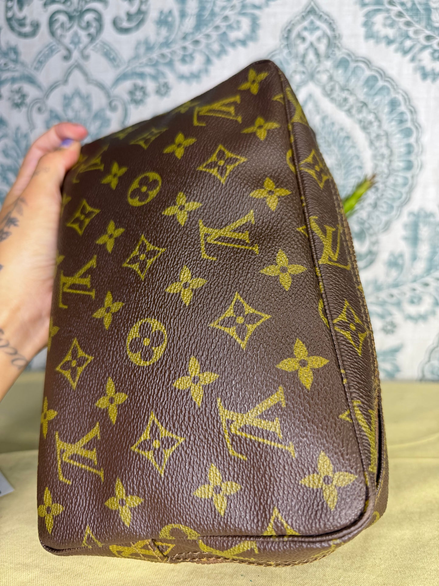Louis Vuitton Trousse 23 (zipper repair needed)