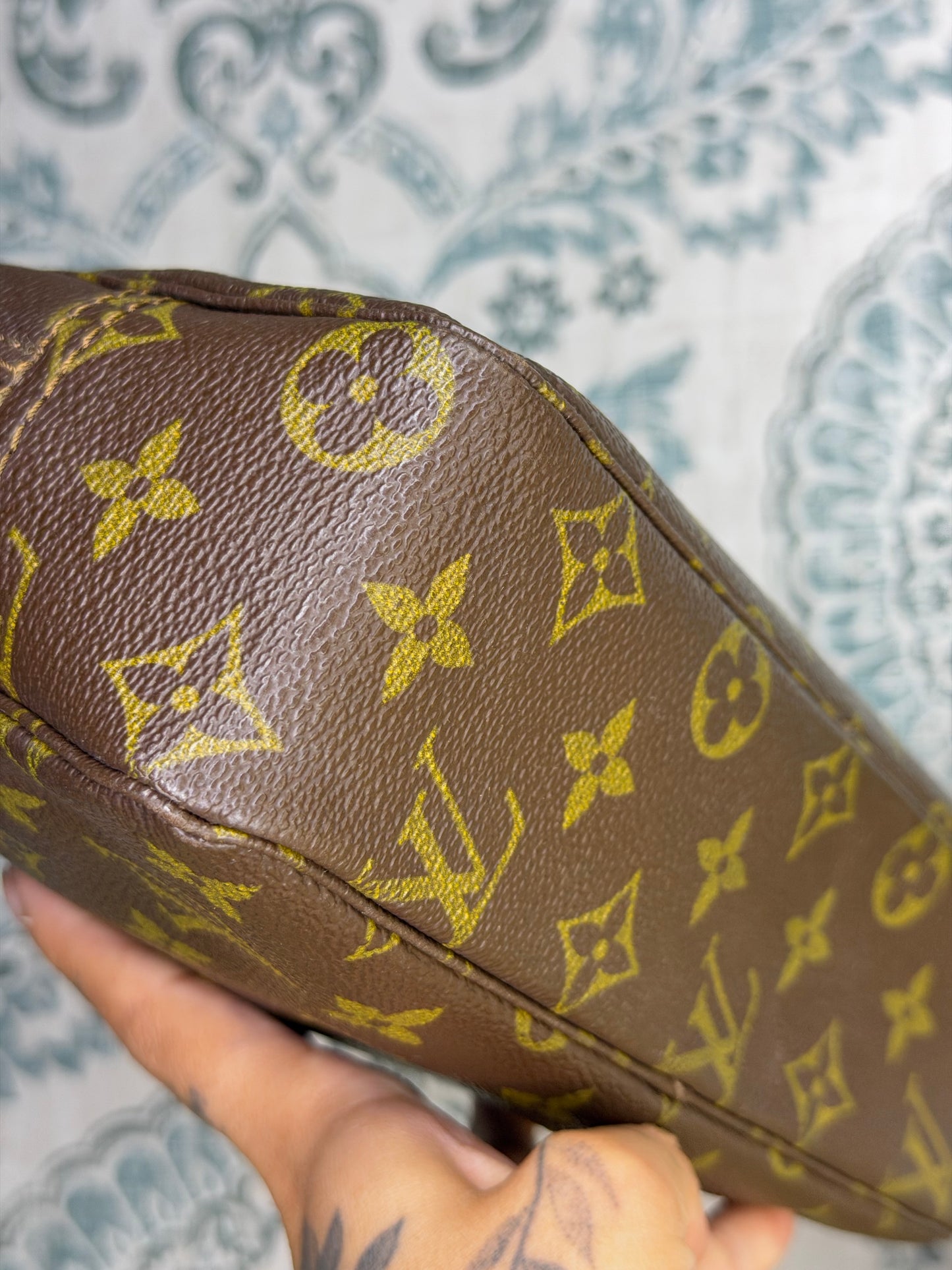 Louis Vuitton Trousse 23 (zipper repair needed)