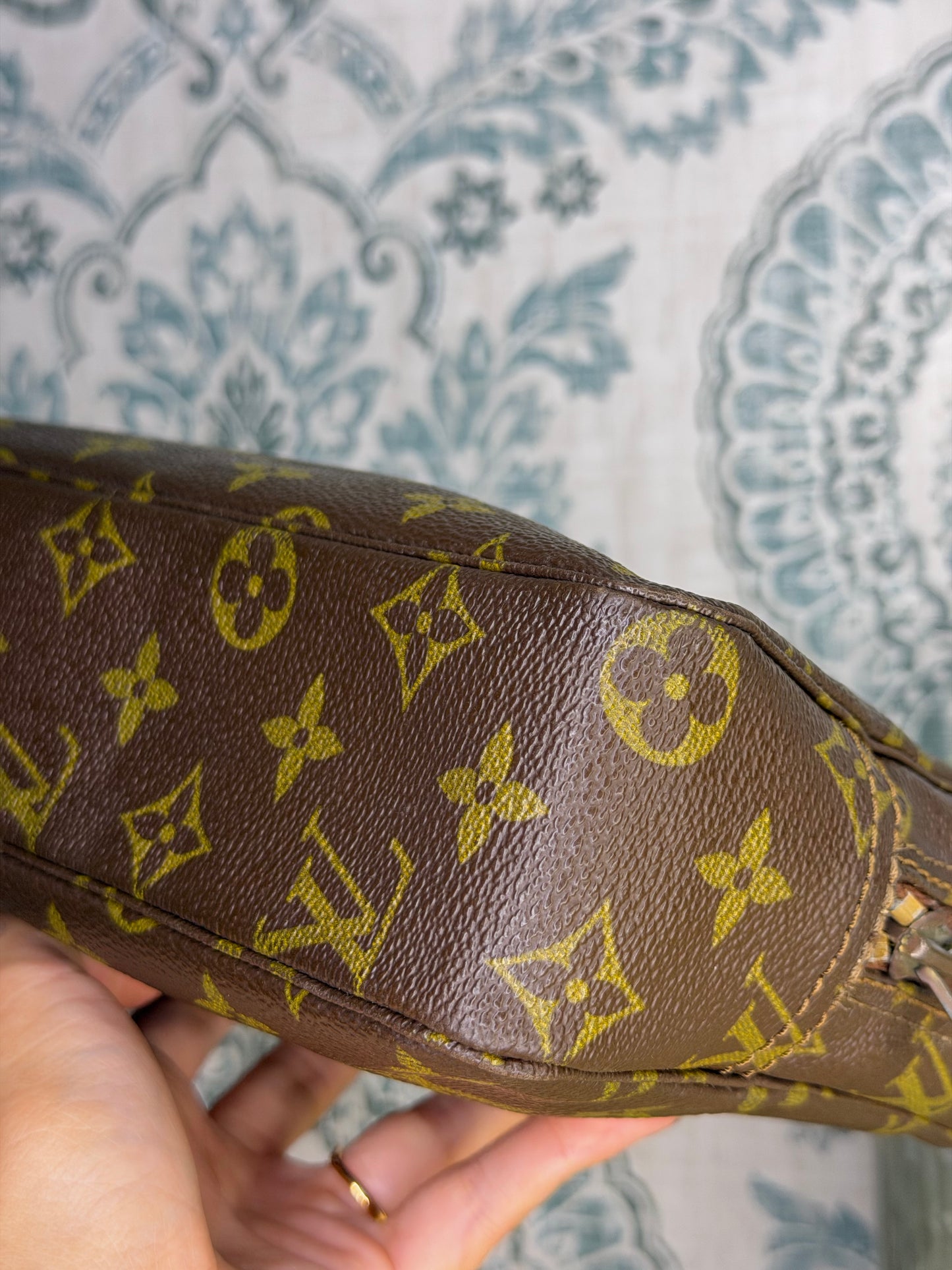 Louis Vuitton Trousse 23 (zipper repair needed)