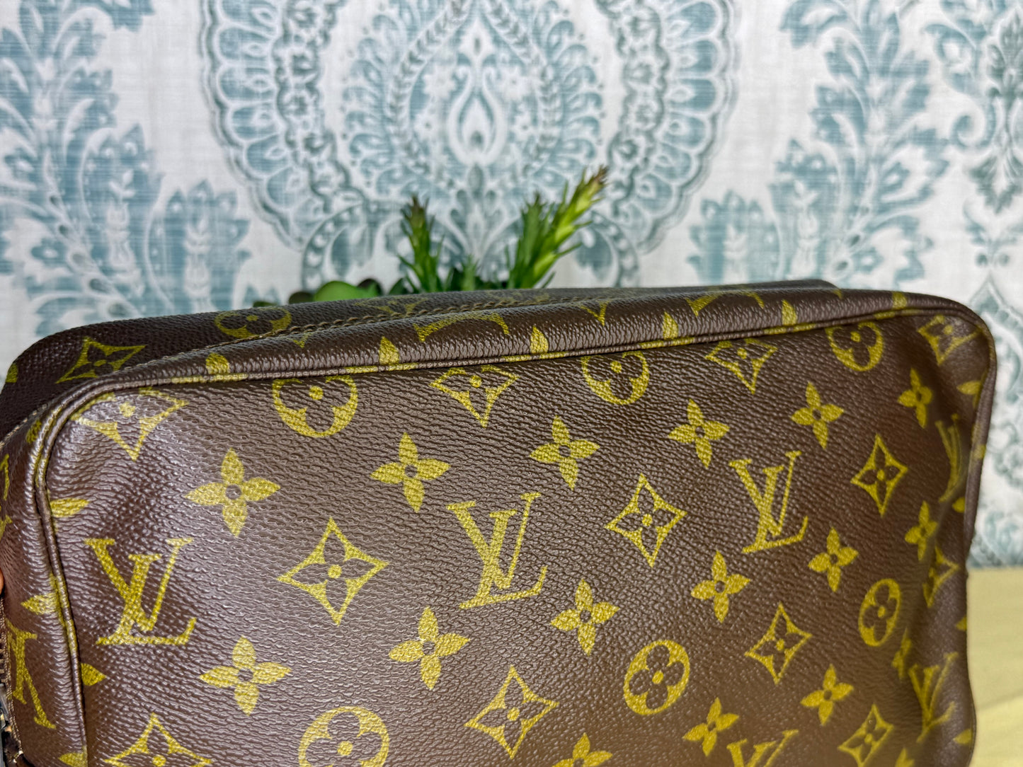 Louis Vuitton Trousse 28 #1 (zipper repair needed)