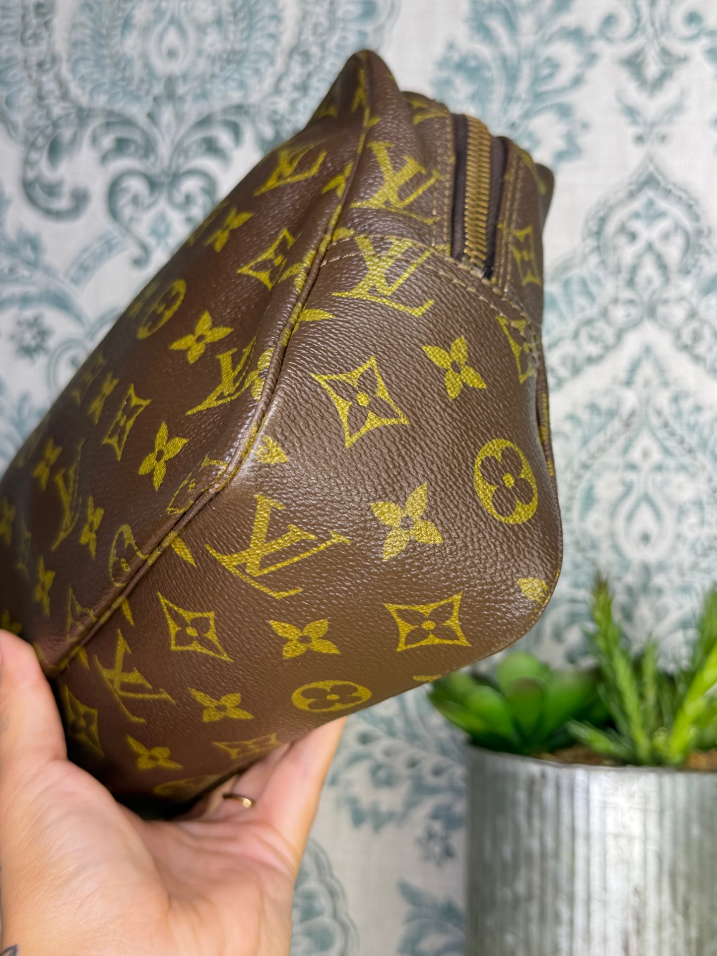 Louis Vuitton Trousse 28 #1 (zipper repair needed)