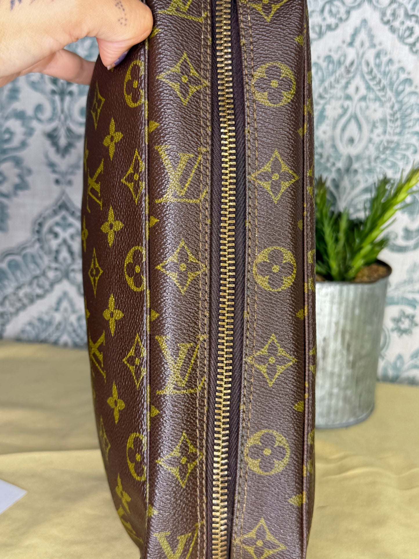 Louis Vuitton Trousse 28 #1 (zipper repair needed)