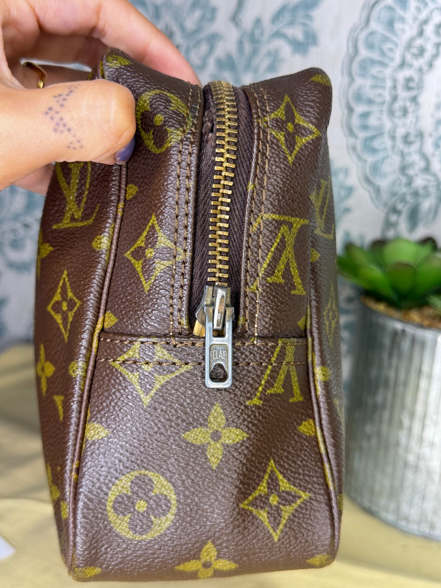 Louis Vuitton Trousse 28 #1 (zipper repair needed)