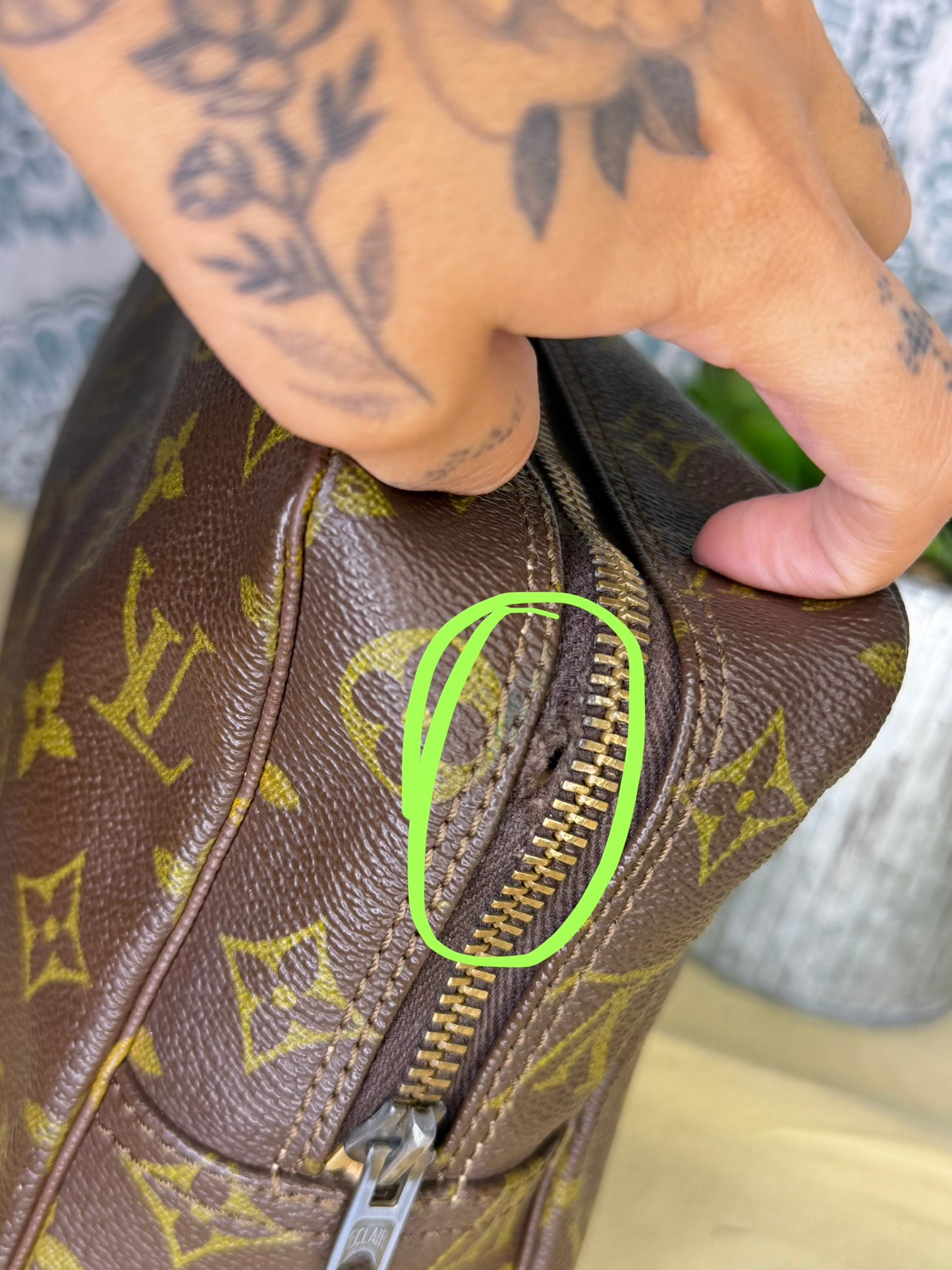 Louis Vuitton Trousse 28 #1 (zipper repair needed)