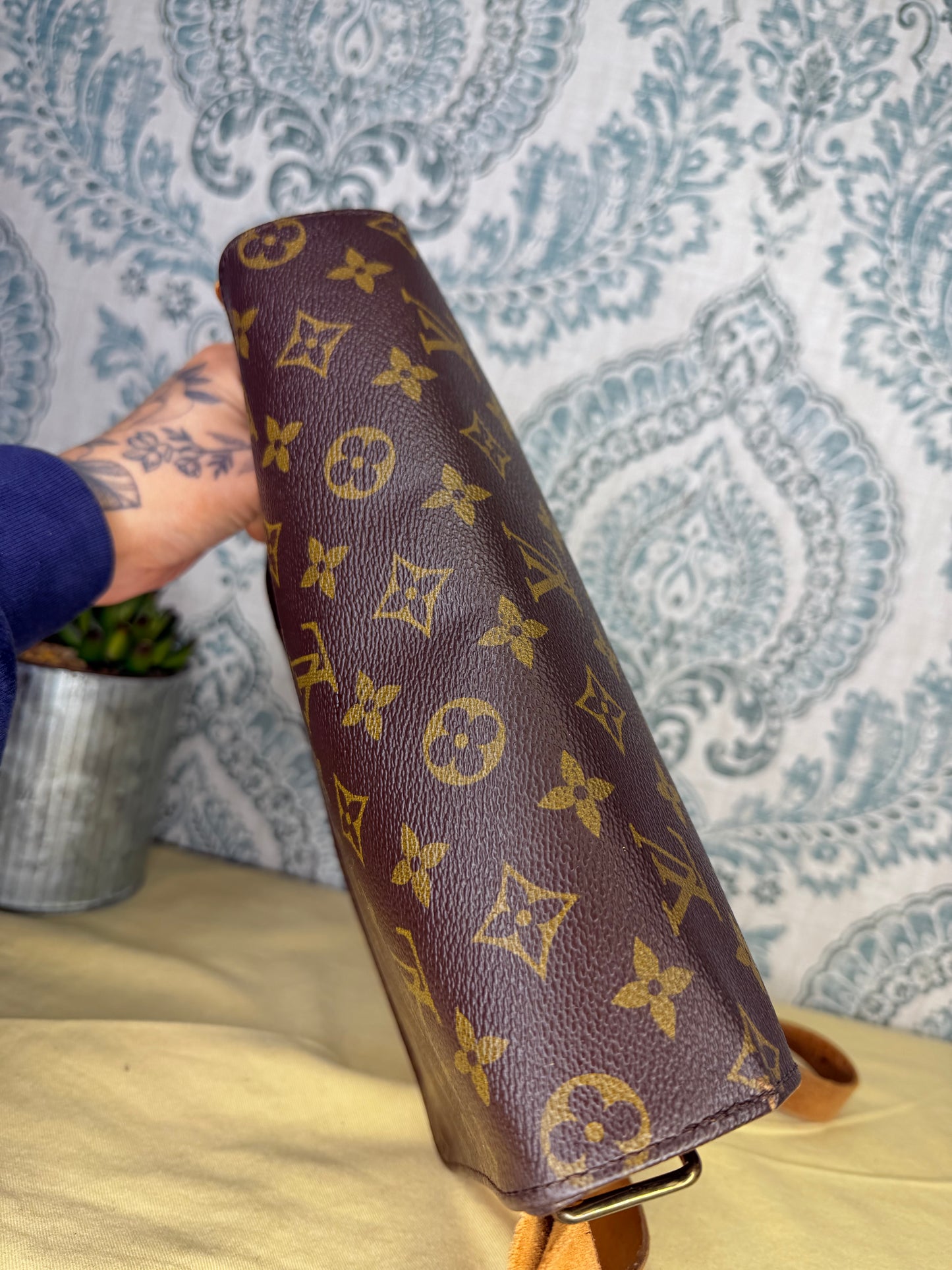 Louis Vuitton Cartouchiere GM