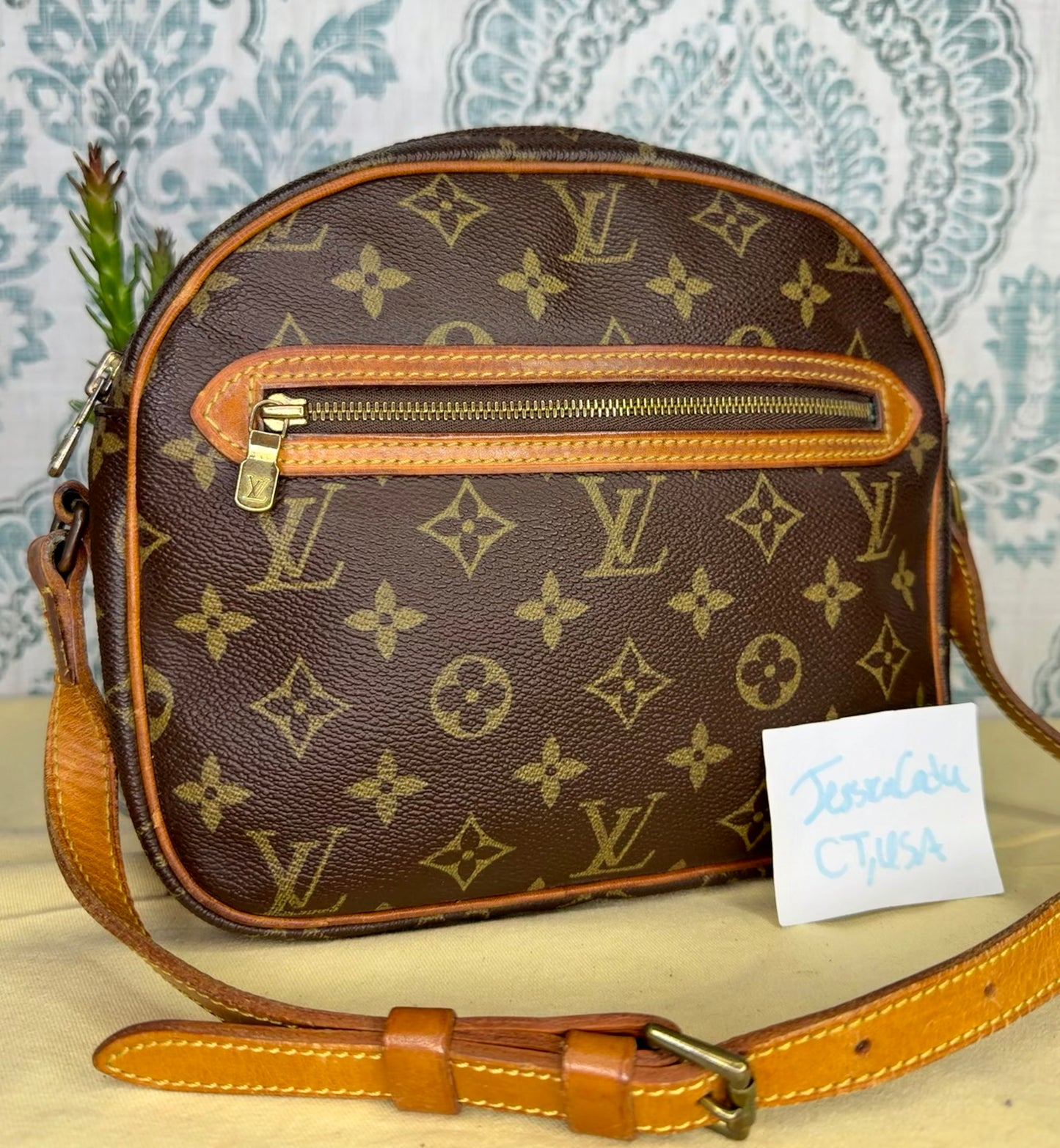 Louis Vuitton Senlis