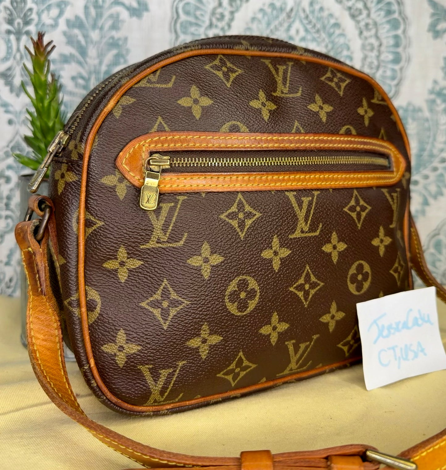 Louis Vuitton Senlis