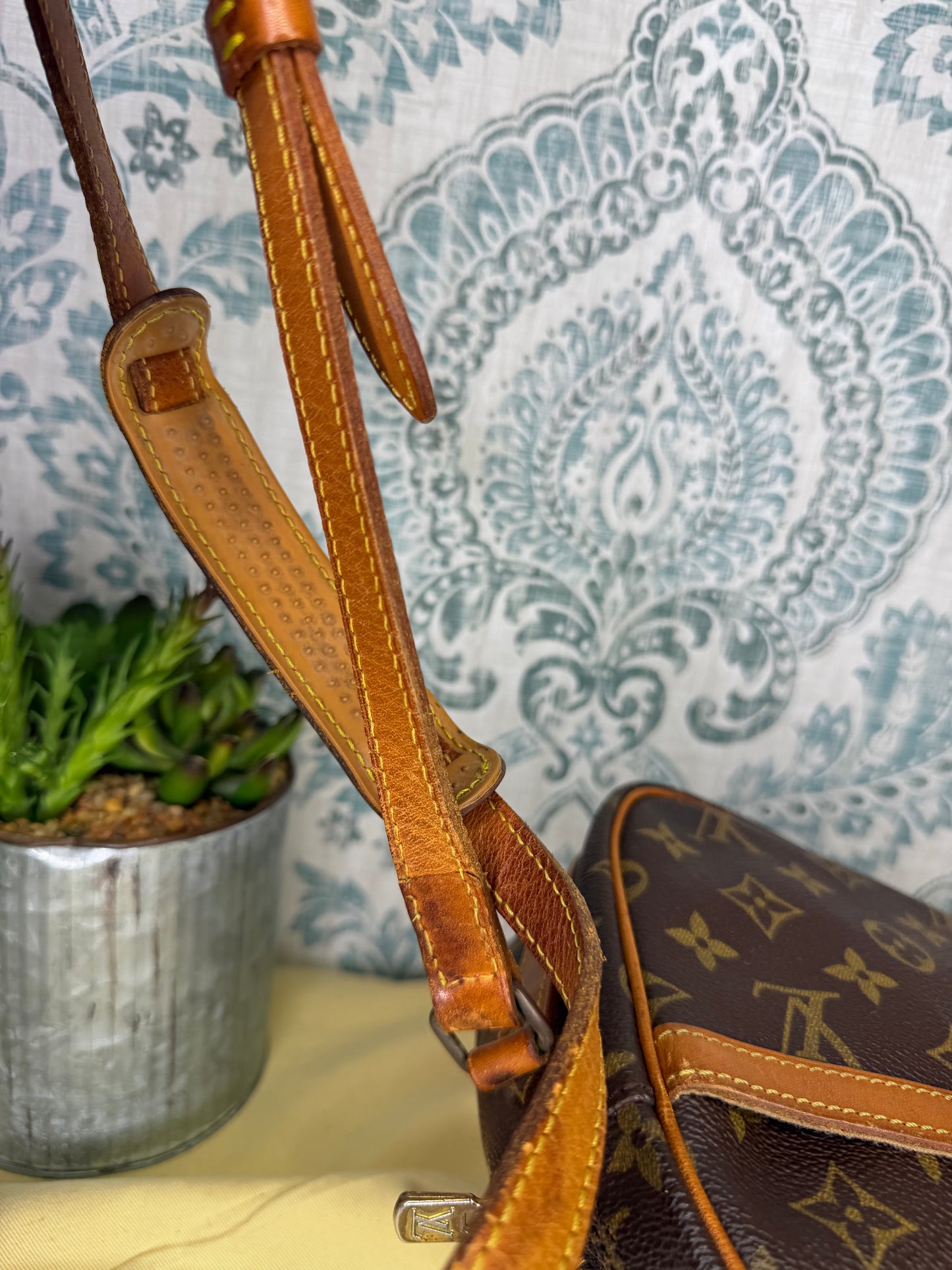 Louis Vuitton Senlis