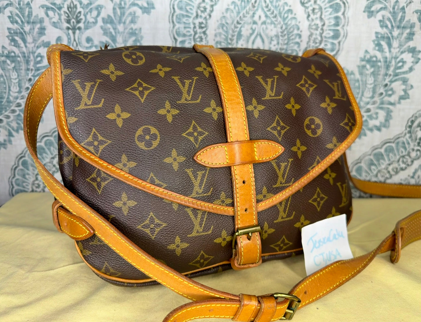 Louis Vuitton Saumur 30