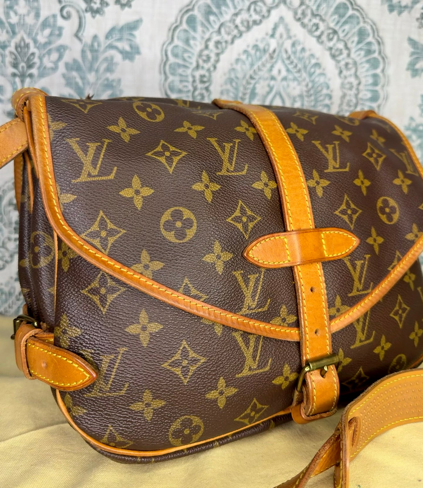 Louis Vuitton Saumur 30