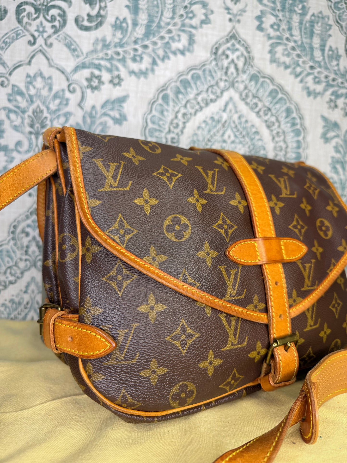 Louis Vuitton Saumur 30