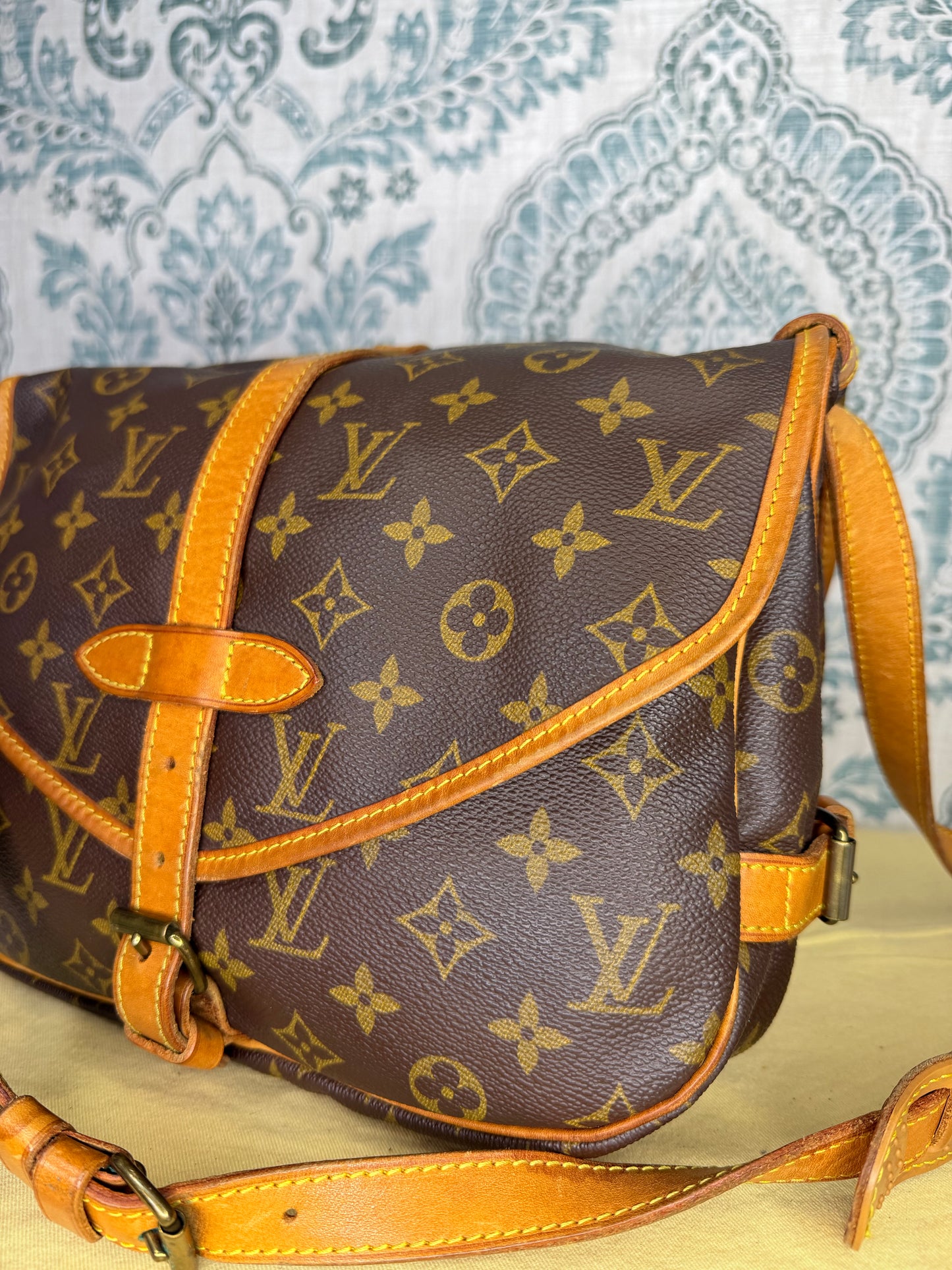 Louis Vuitton Saumur 30