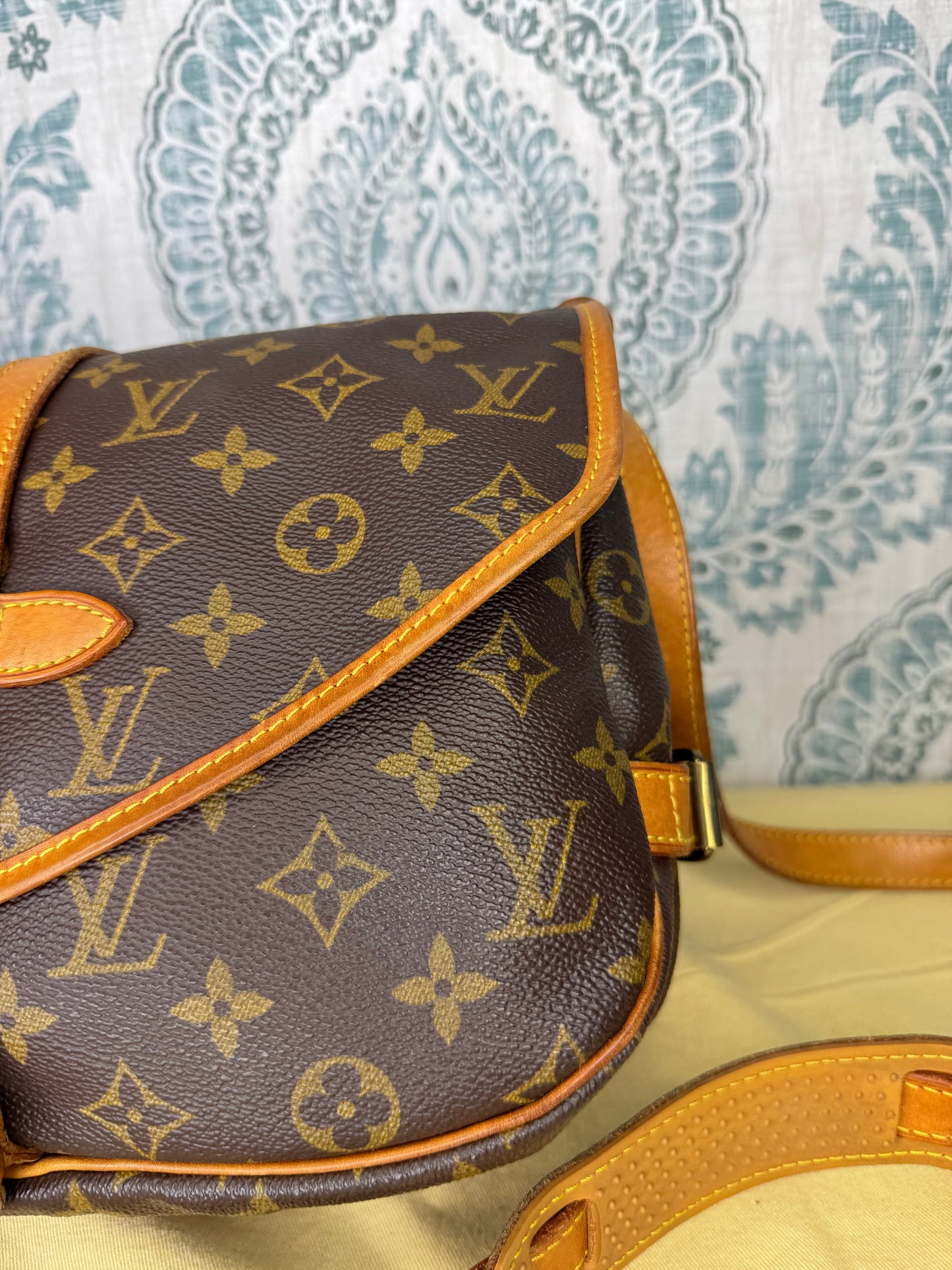 Louis Vuitton Saumur 30