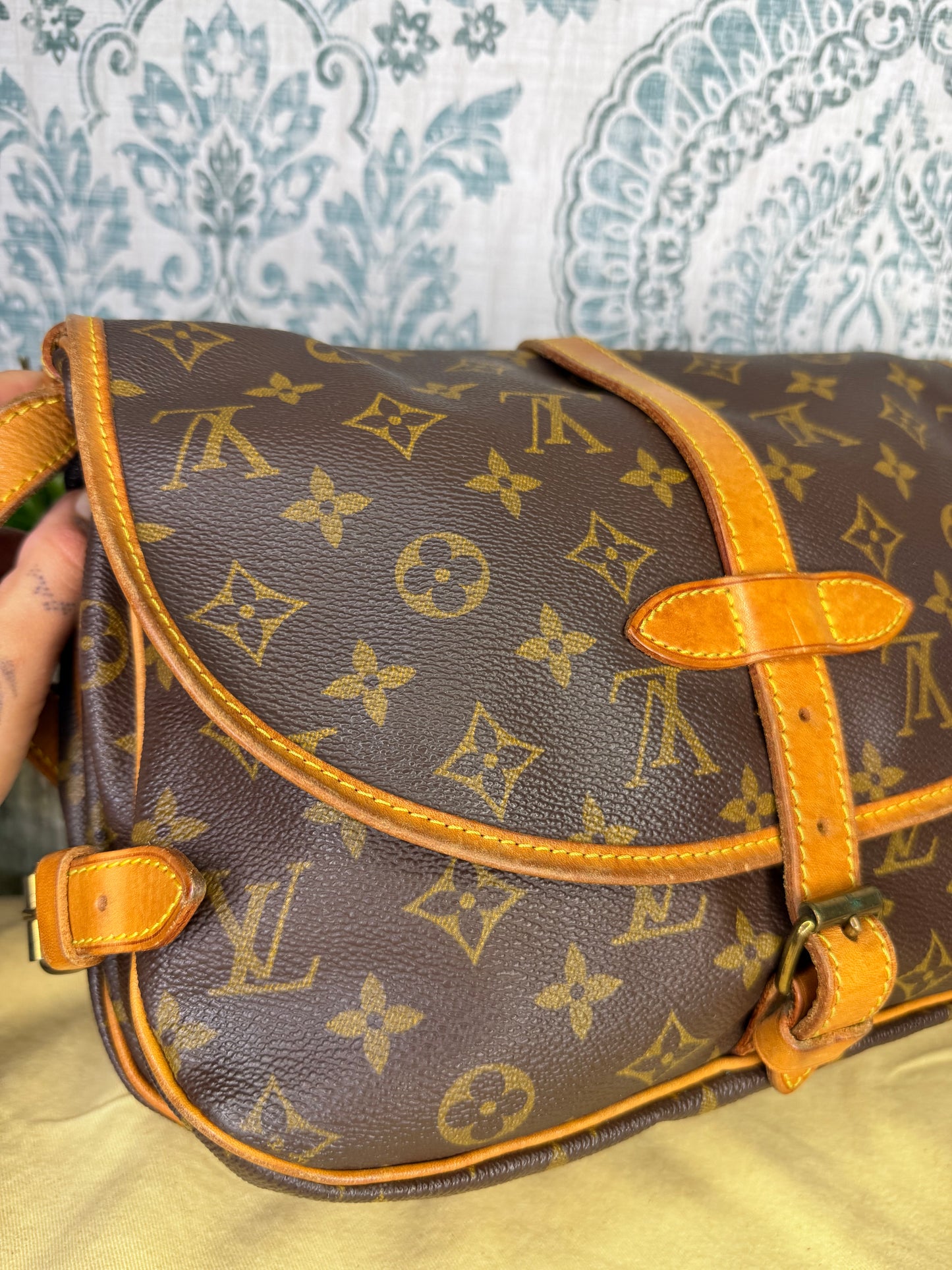 Louis Vuitton Saumur 30