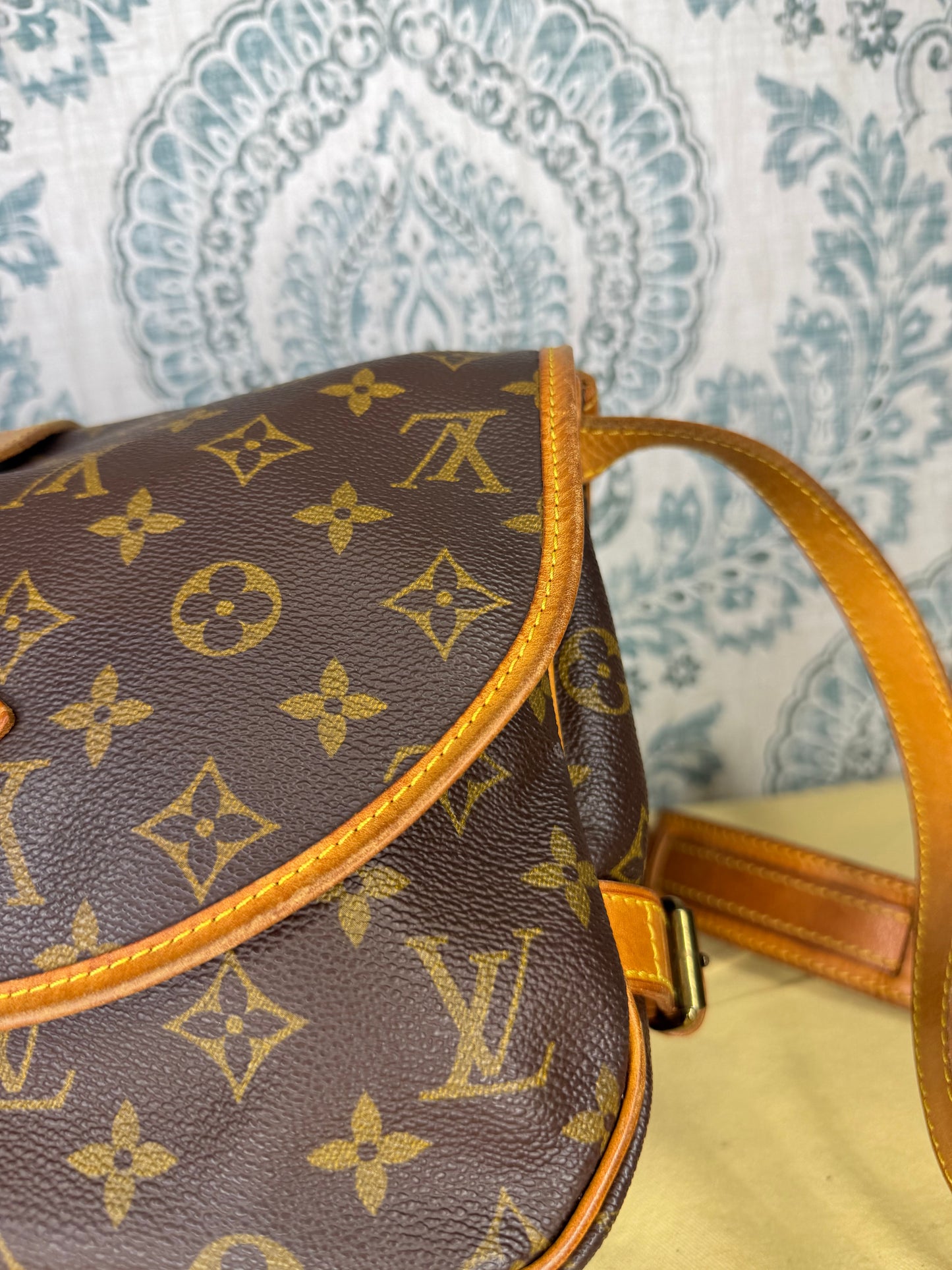 Louis Vuitton Saumur 30